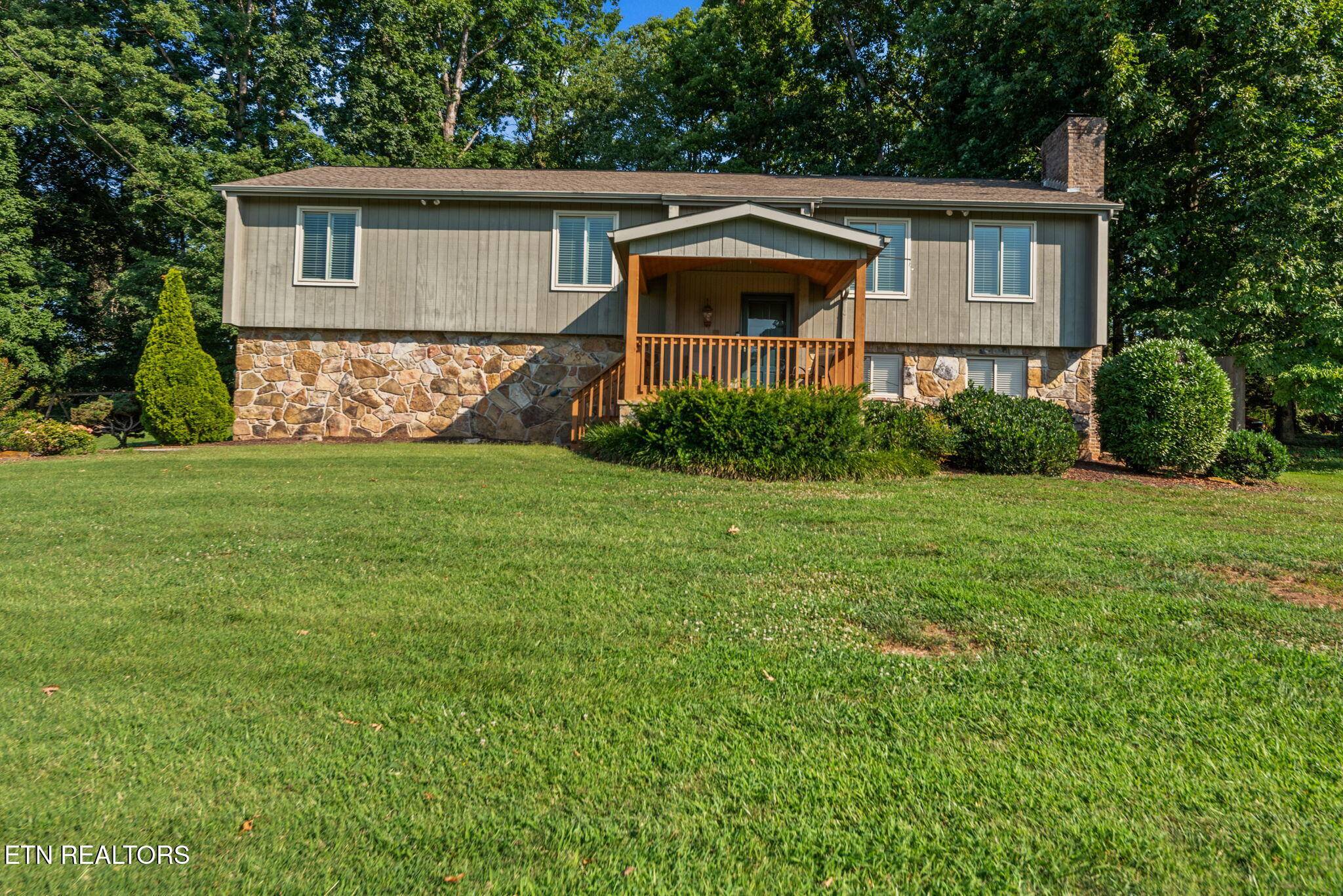 Knoxville, TN 37923,8705 Grospoint DR