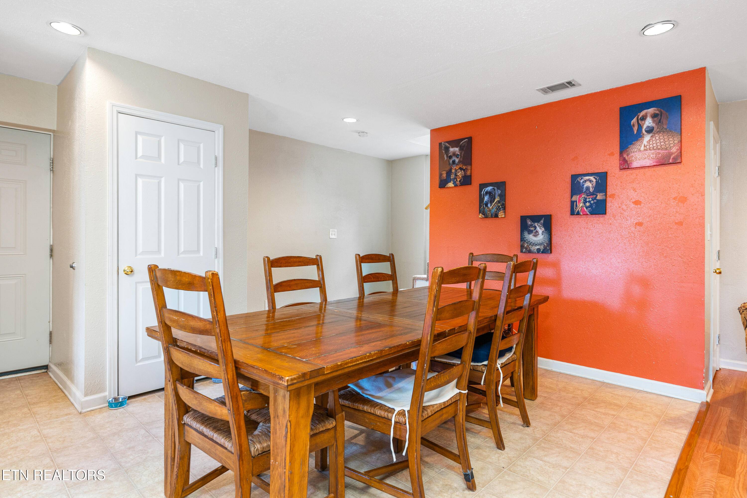 Knoxville, TN 37917,709 Hiawassee Ave