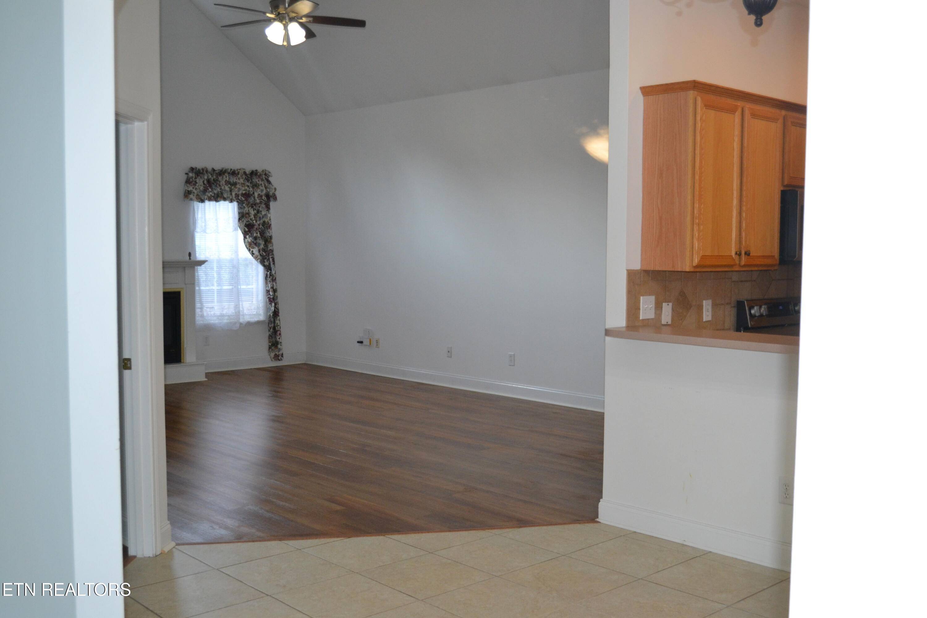 Knoxville, TN 37912,5963 Round Hill LN