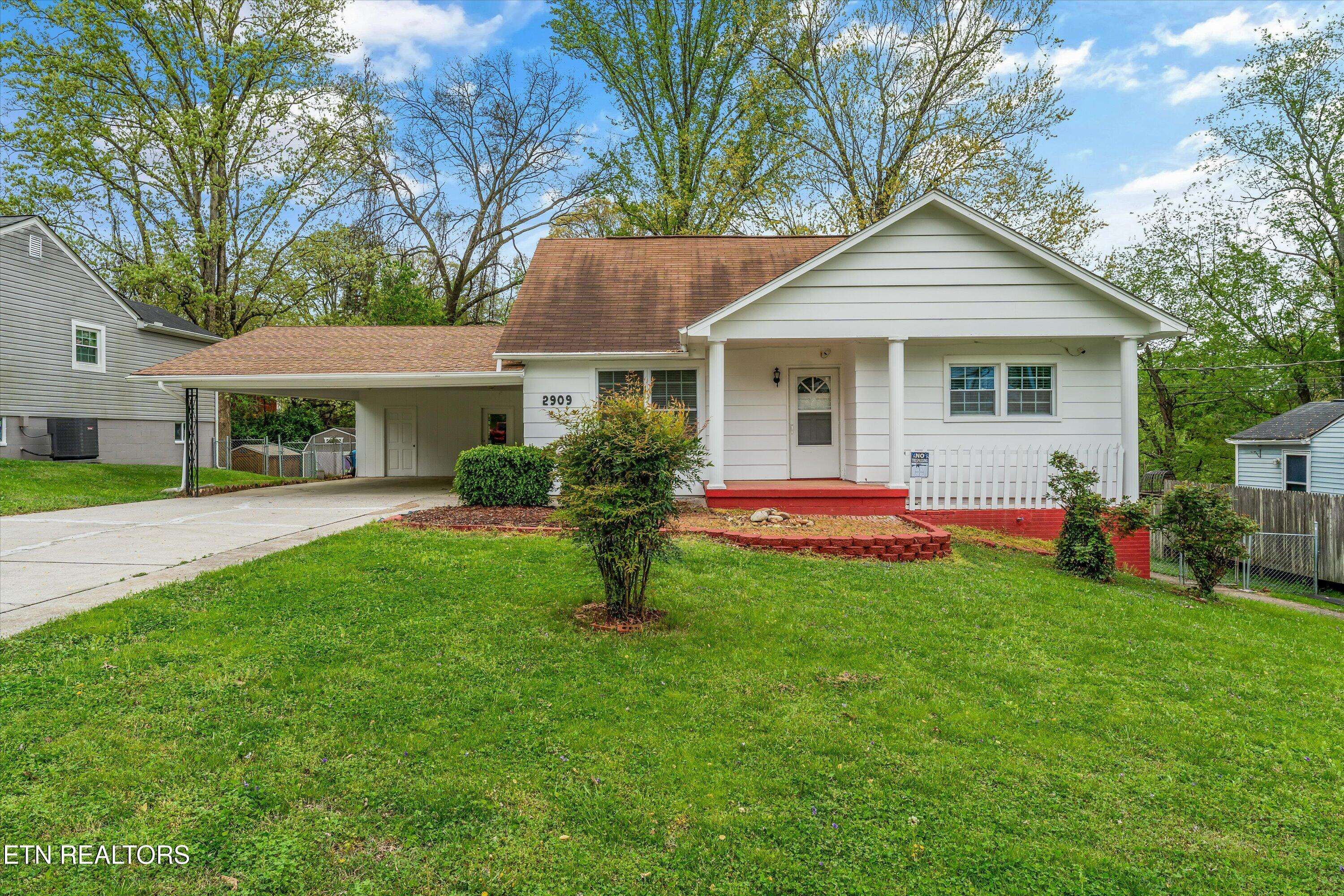 Knoxville, TN 37917,2909 Woodmont Rd