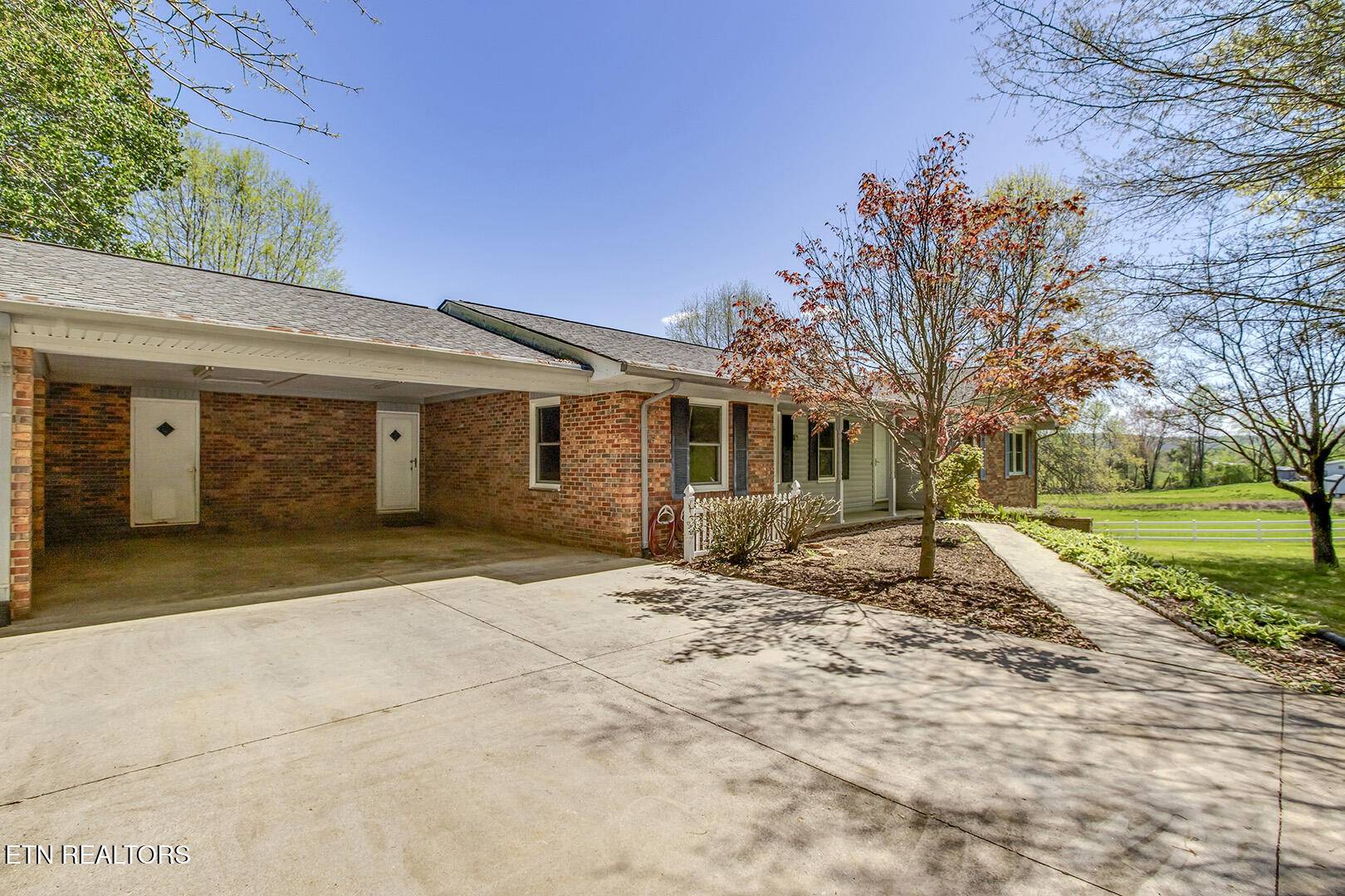 Oliver Springs, TN 37840,823 Old Harriman Hwy