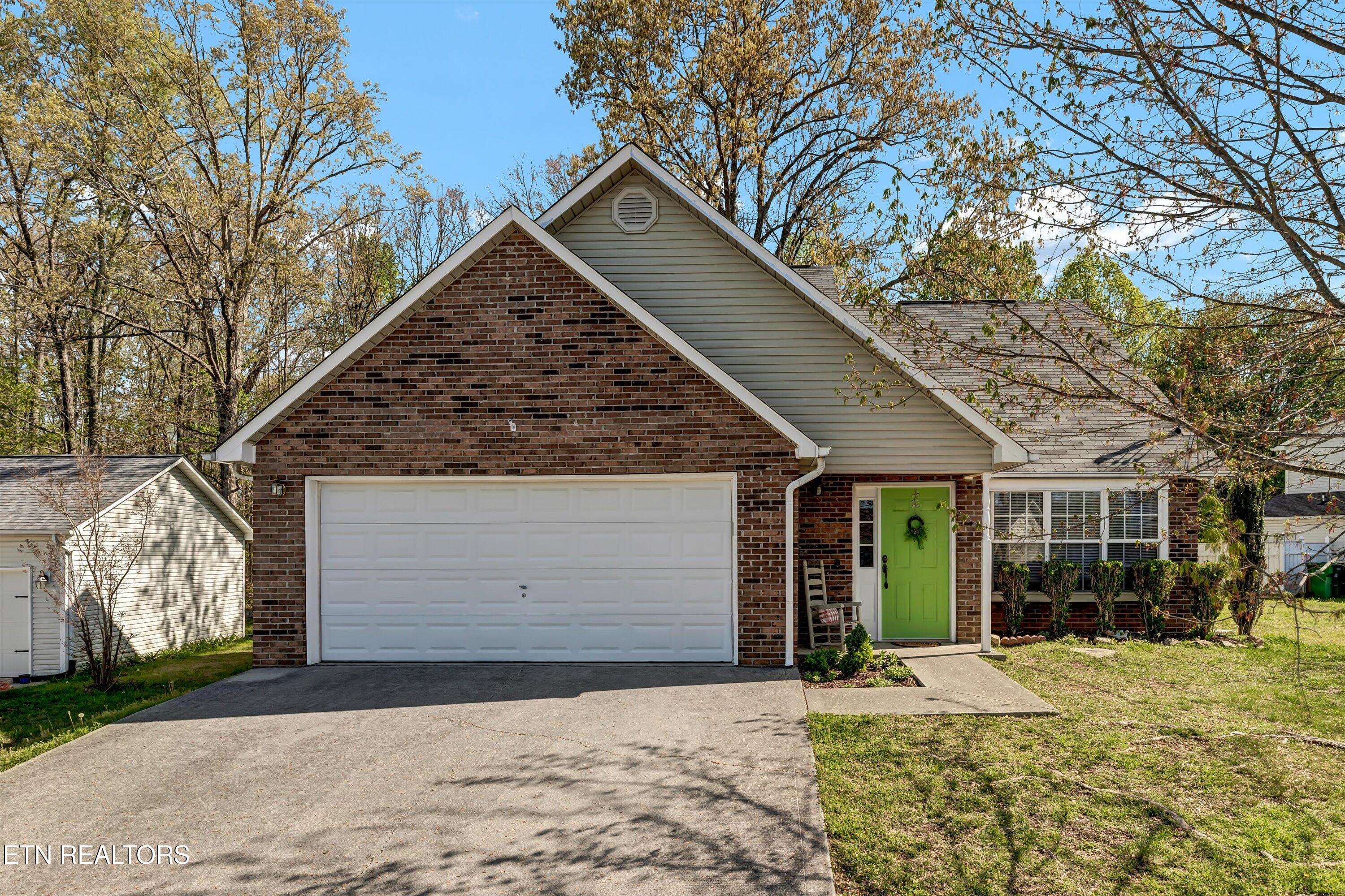 Powell, TN 37849,8284 Oak Terrace LN