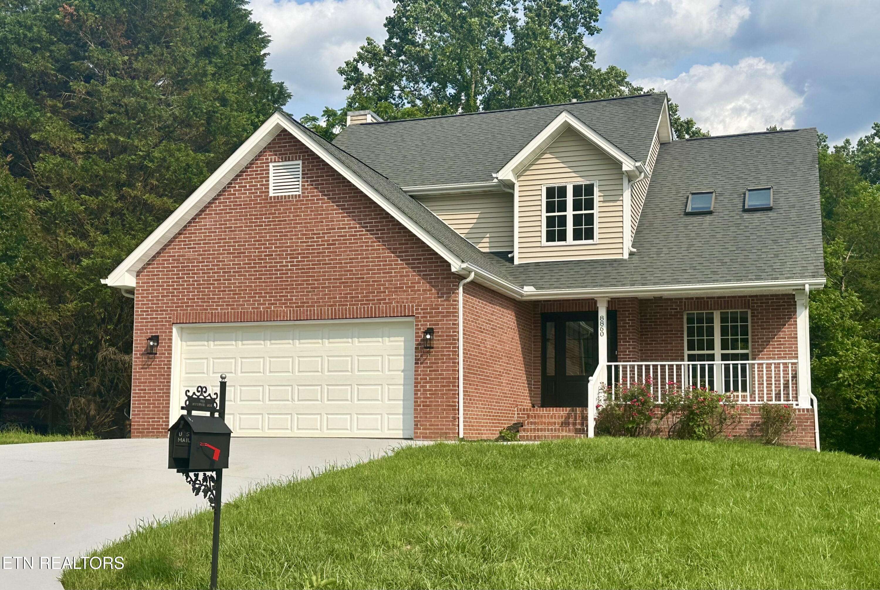 Knoxville, TN 37923,8860 Brucewood LN