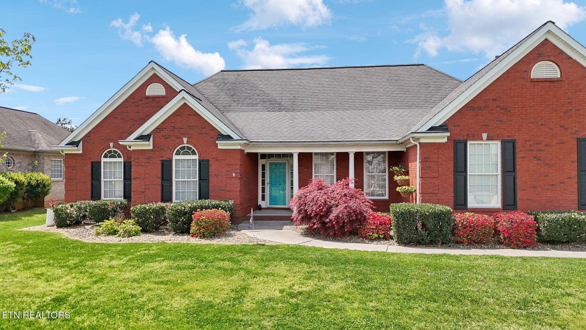 Lenoir City, TN 37772,388 Leeward WAY