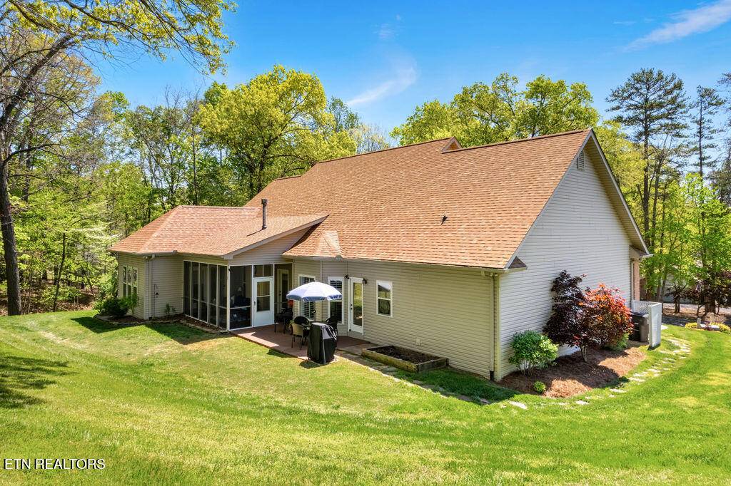 Loudon, TN 37774,320 Ootsima LN