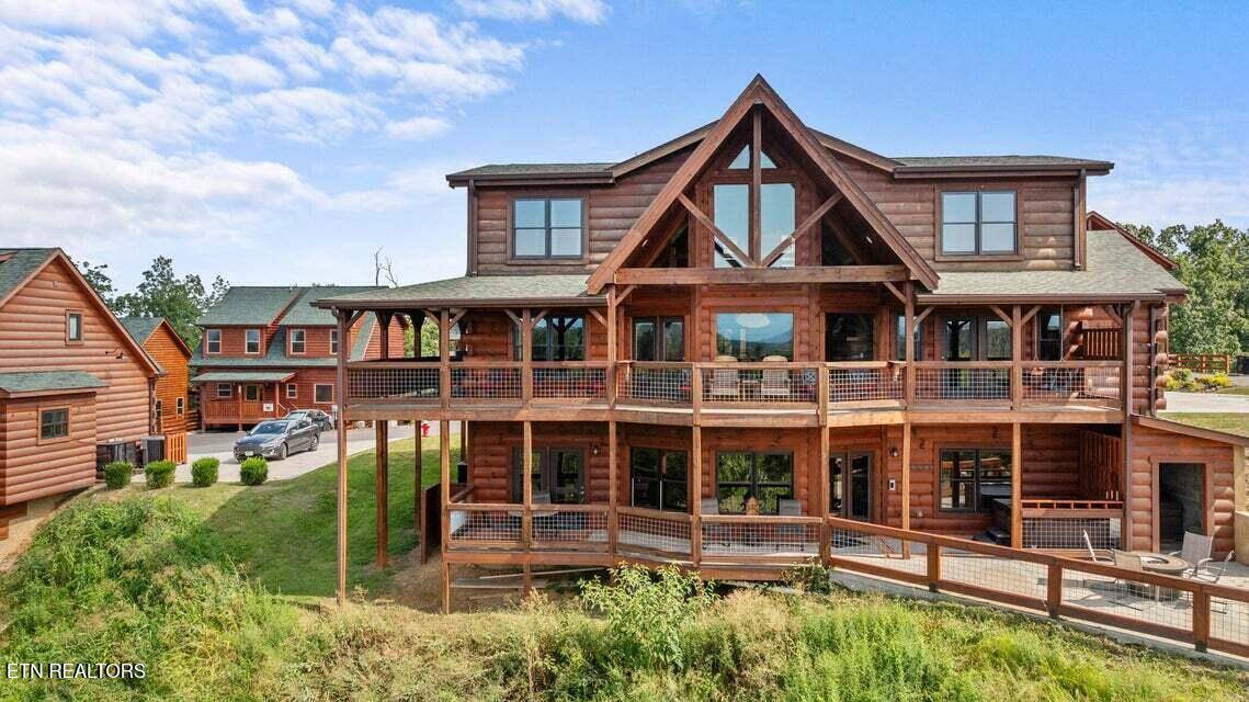 Sevierville, TN 37876,685 Stockton DR