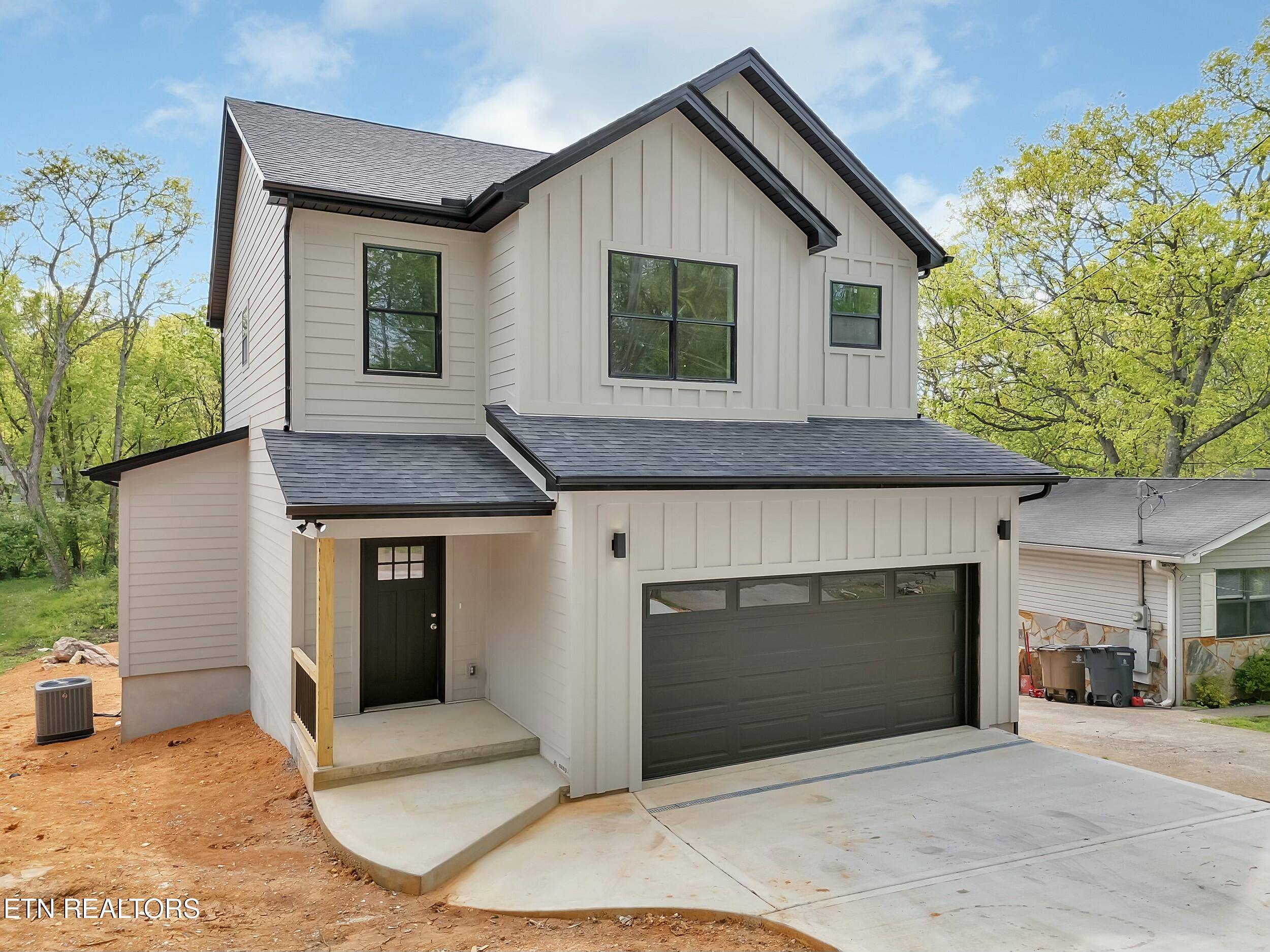 Knoxville, TN 37996,117 Maxey St