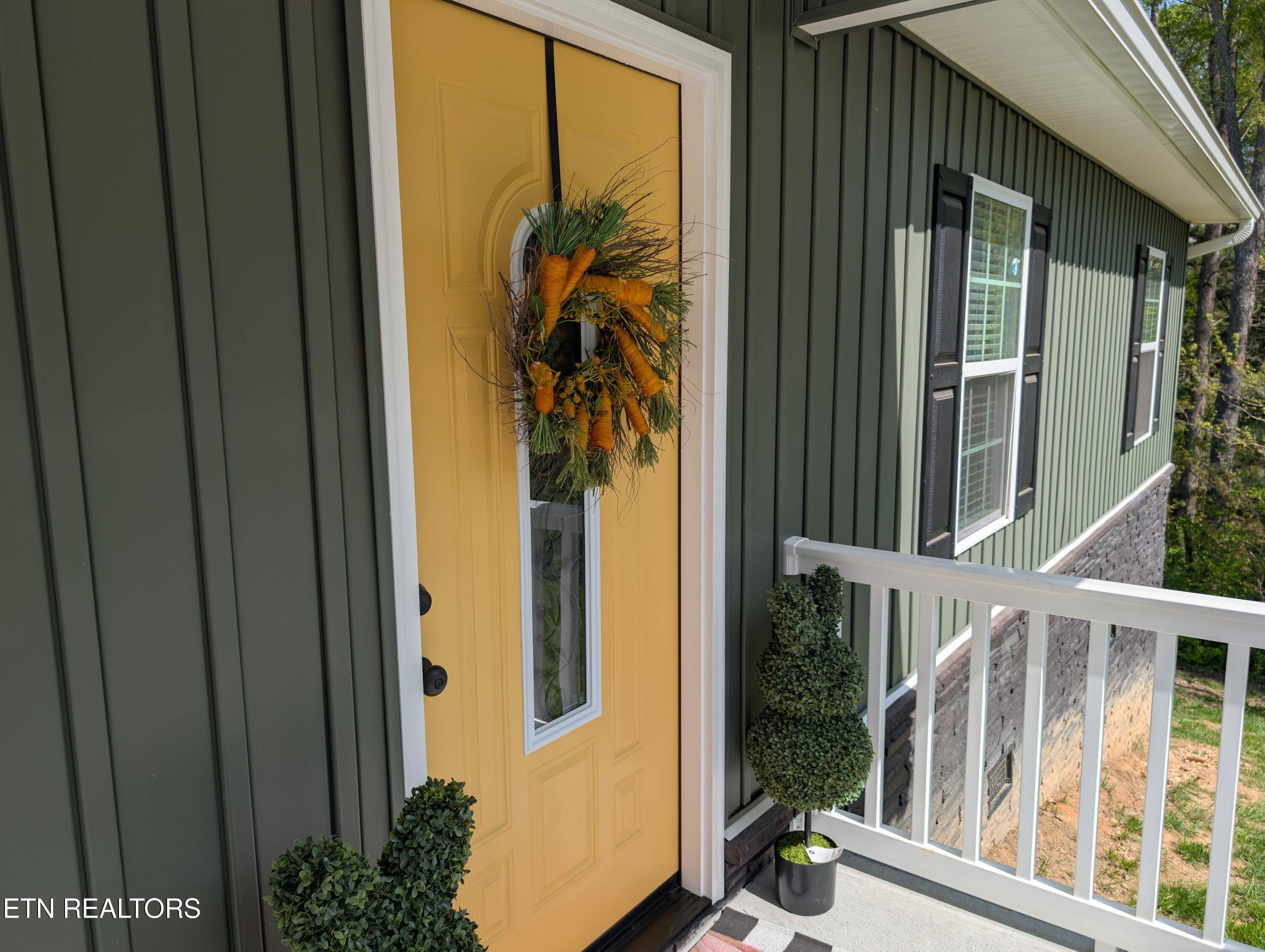 Tazewell, TN 37879,110 Gladys LN
