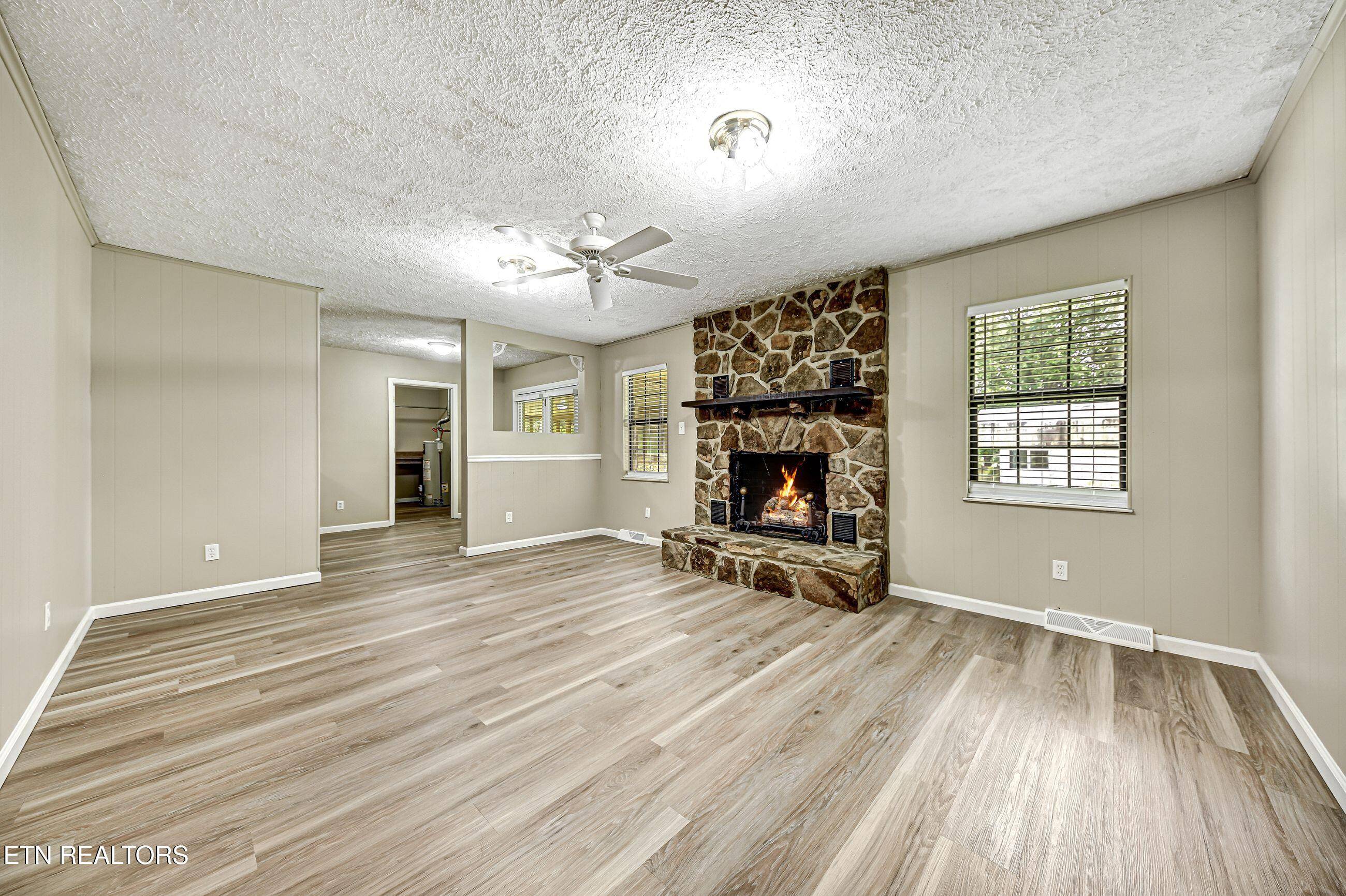 Oliver Springs, TN 37840,107 Edmonds DR