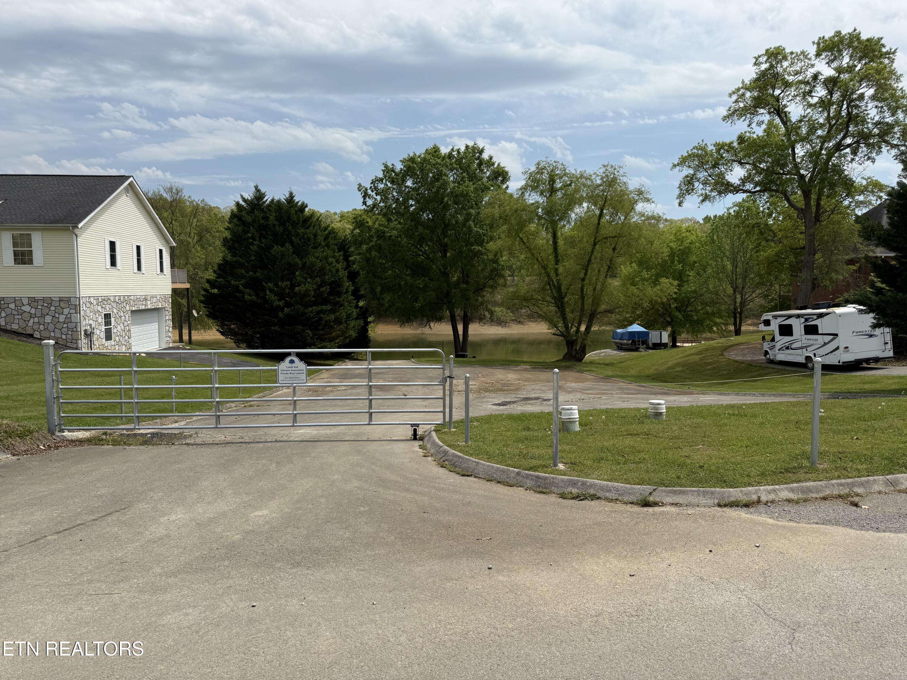 Baneberry, TN 37890,455 Lake Vista DR