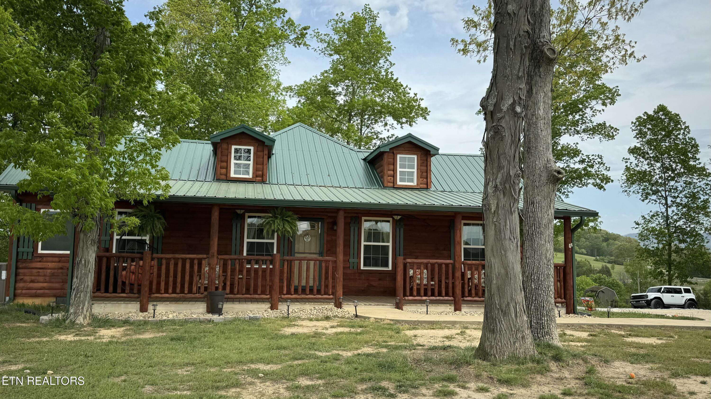 Dandridge, TN 37725,2119 Ted Moore Rd