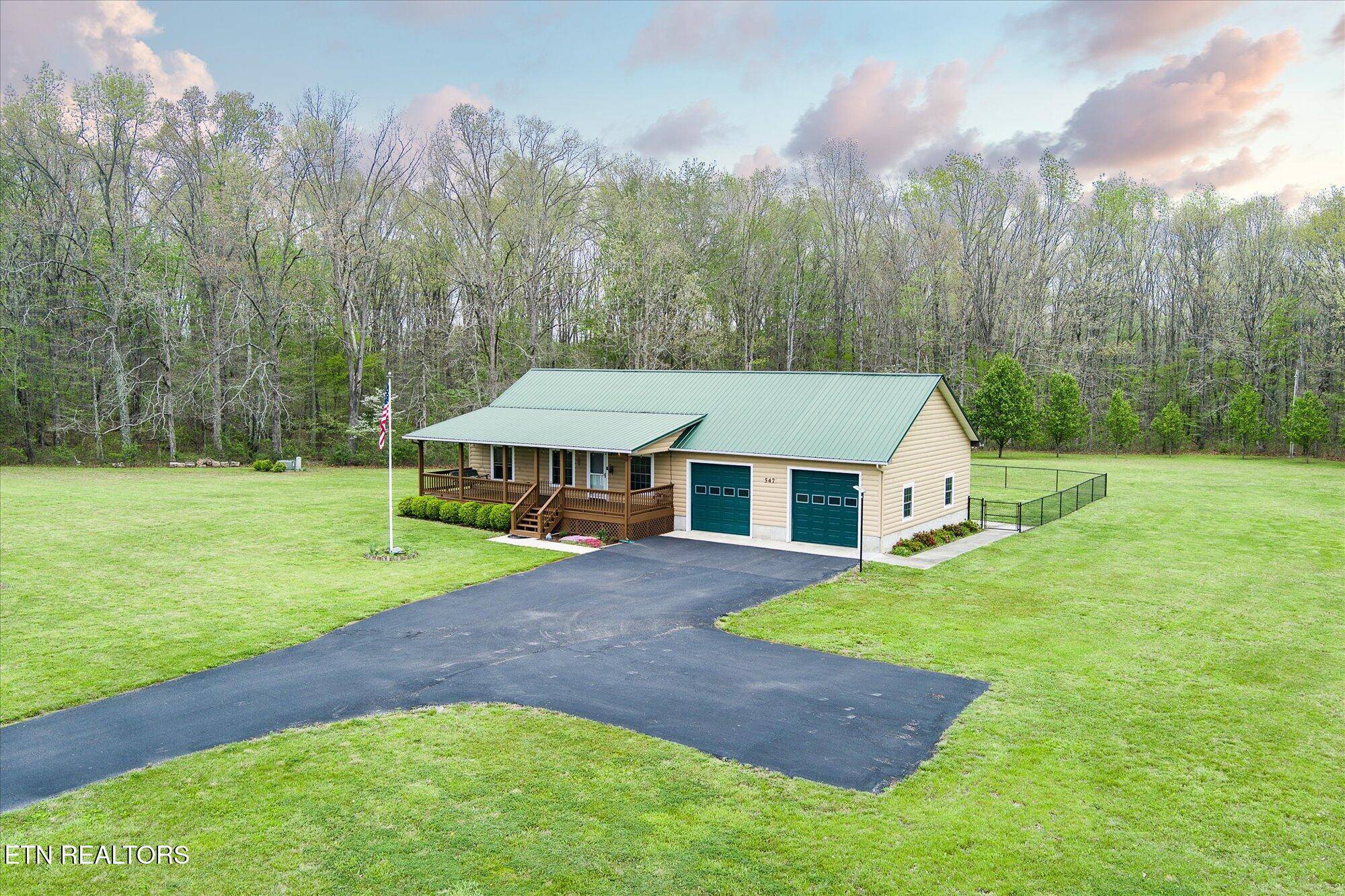 Monterey, TN 38574,547 Clear Creek LN