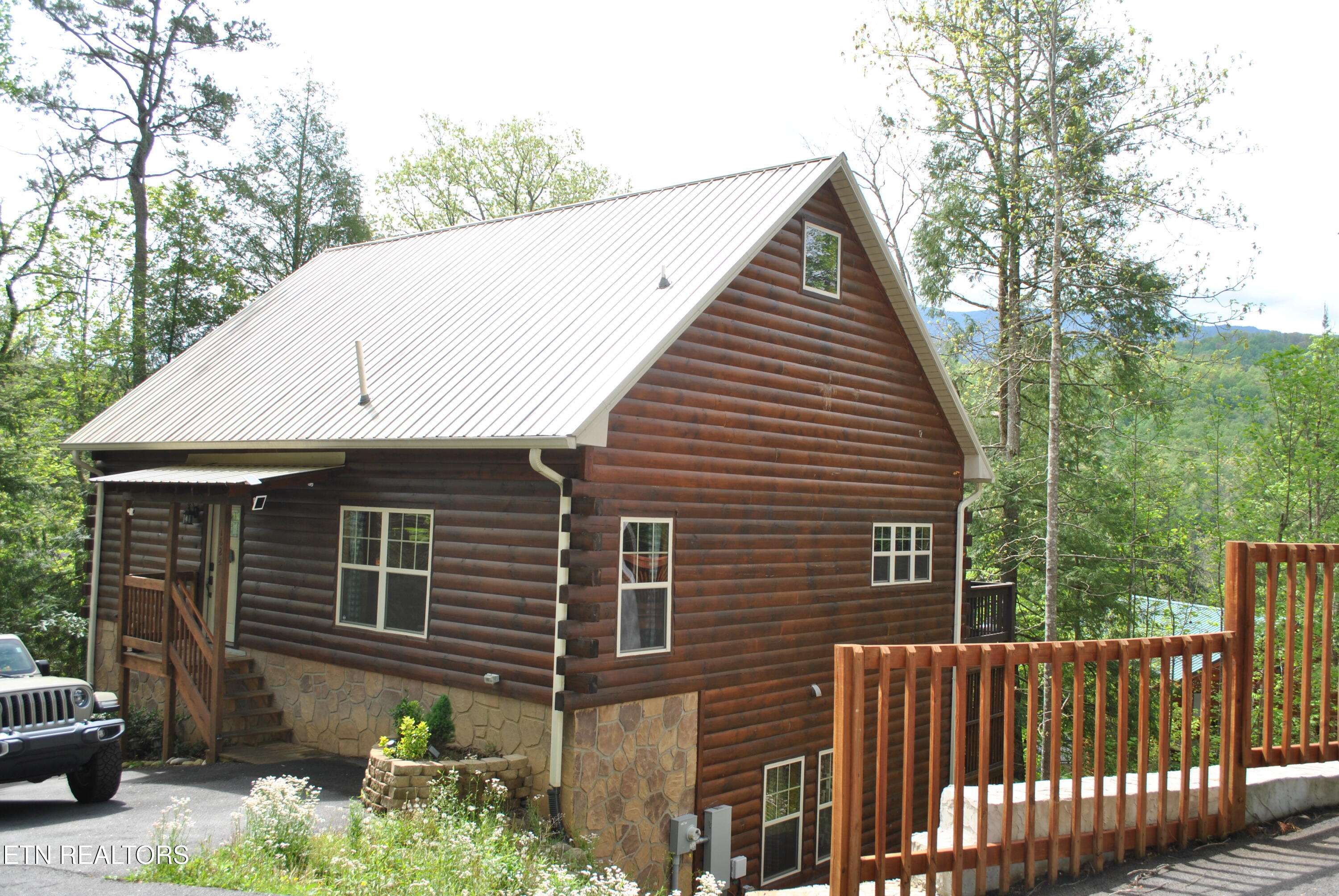 Gatlinburg, TN 37738,1622 Misty Hollow WAY