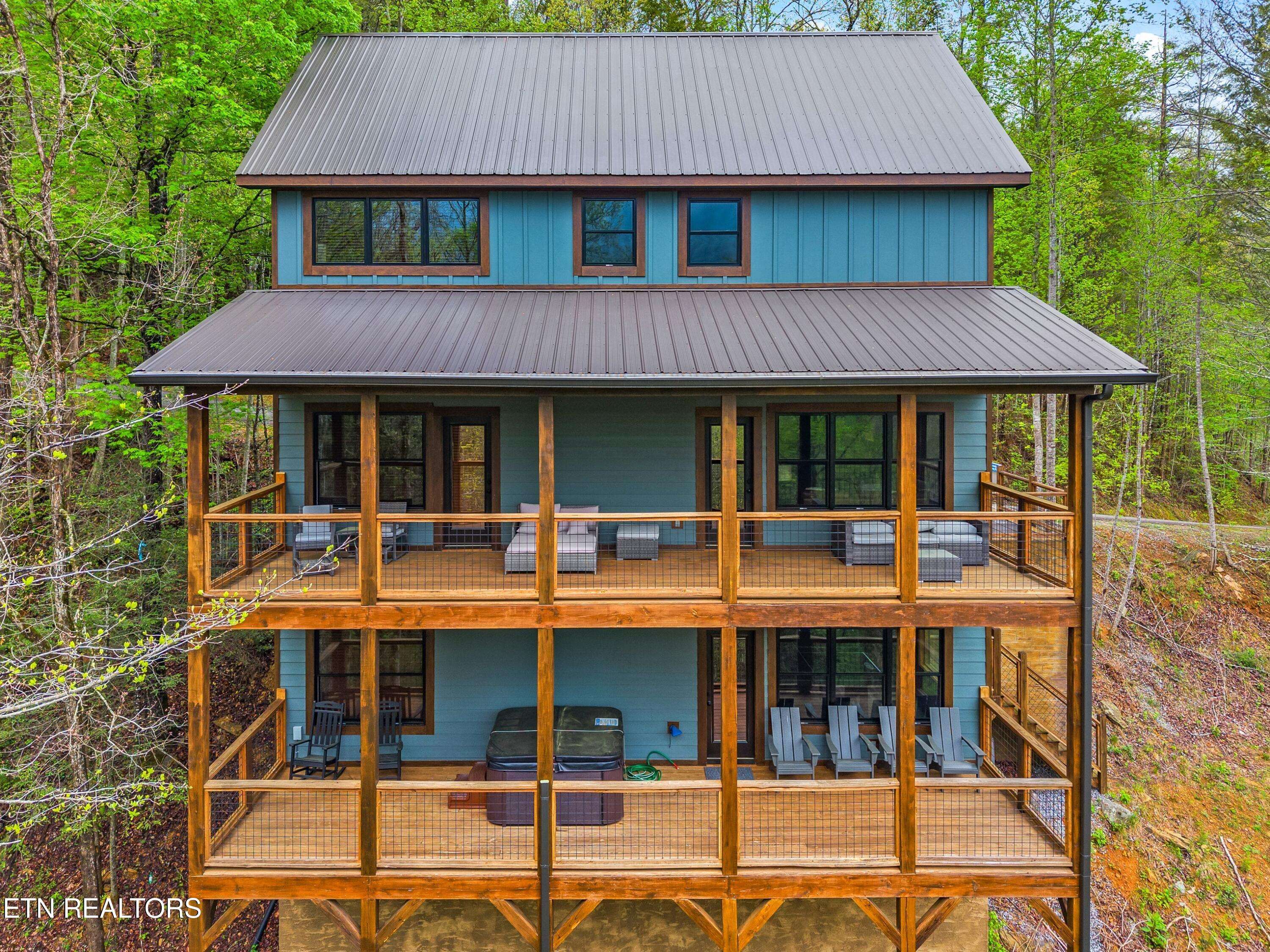 Sevierville, TN 37876,5276 Riversong Way WAY