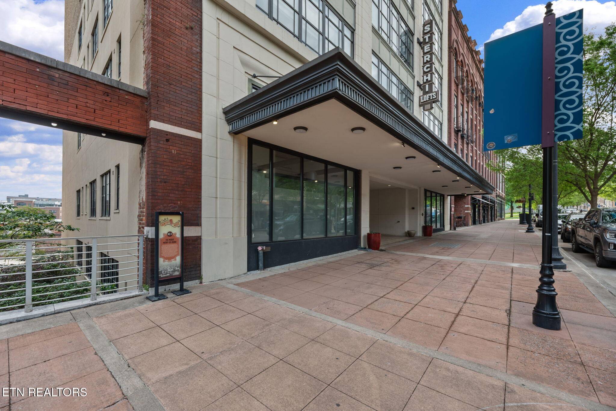 Knoxville, TN 37902,116 Gay St #903