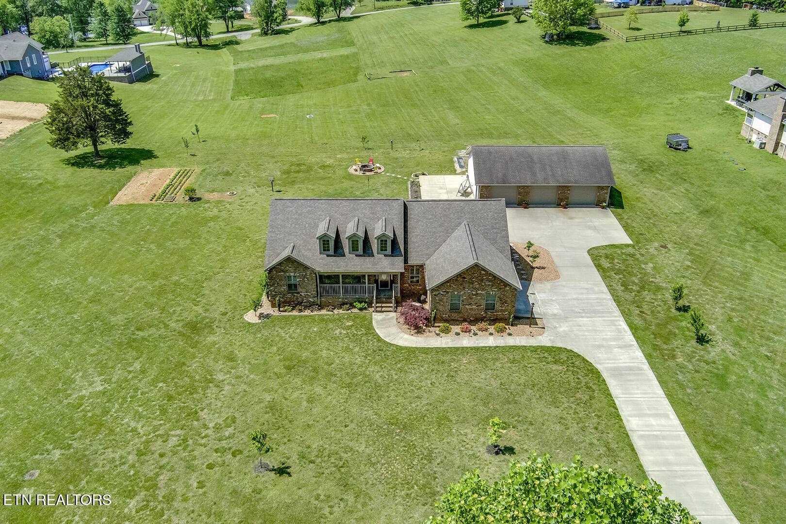 Harriman, TN 37748,117 Landhaven WAY