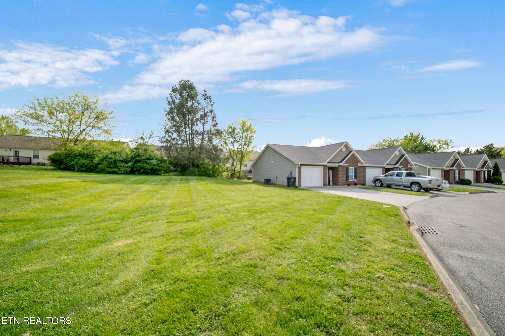 Knoxville, TN 37912,5003 White Petal WAY