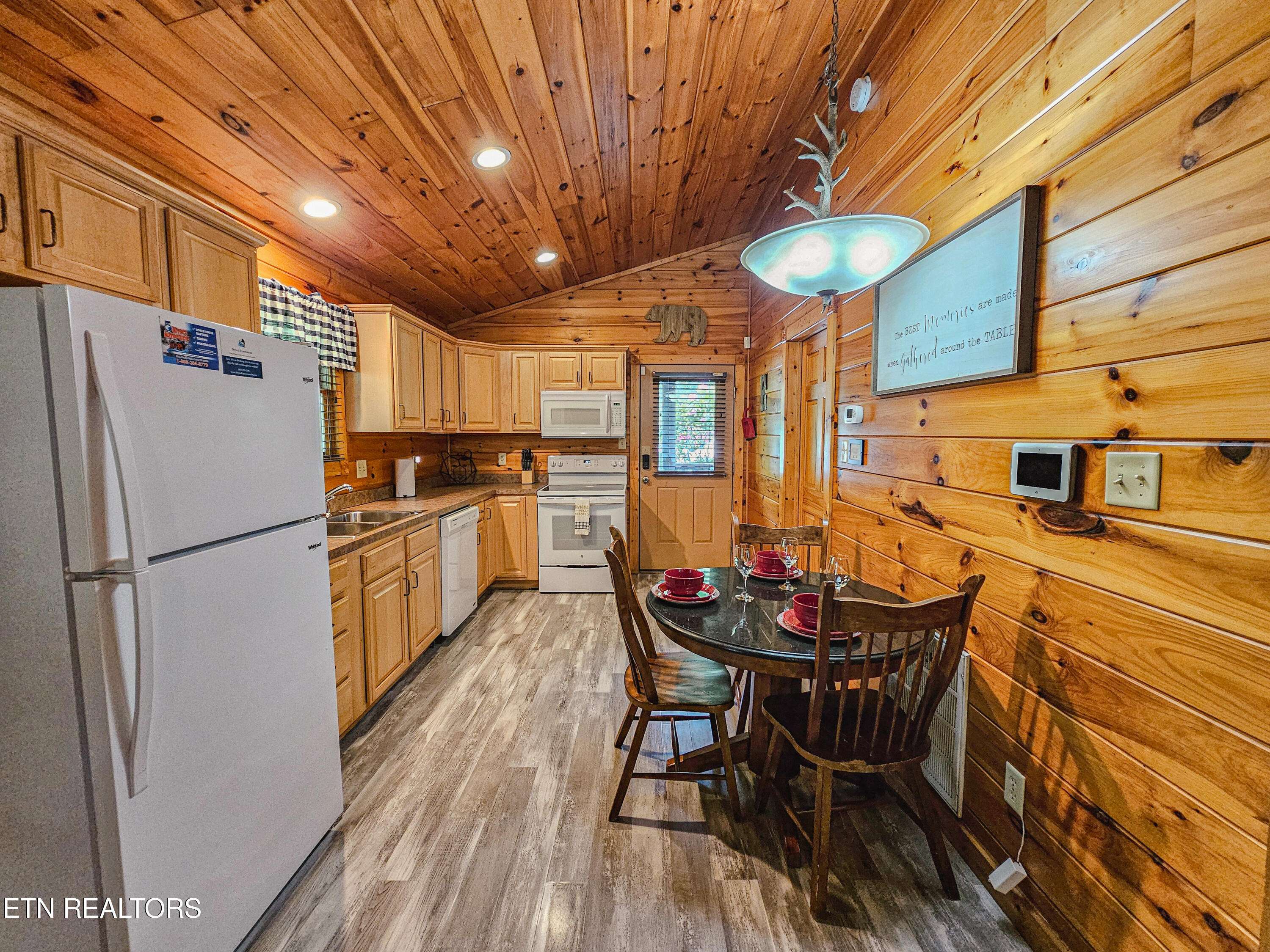 Gatlinburg, TN 37738,515 Houser Rd