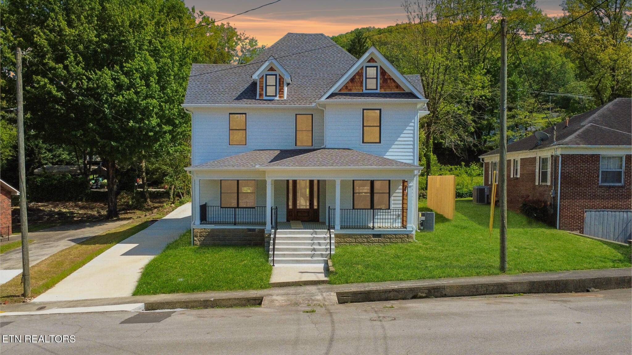 Oliver Springs, TN 37840,115 Roane St