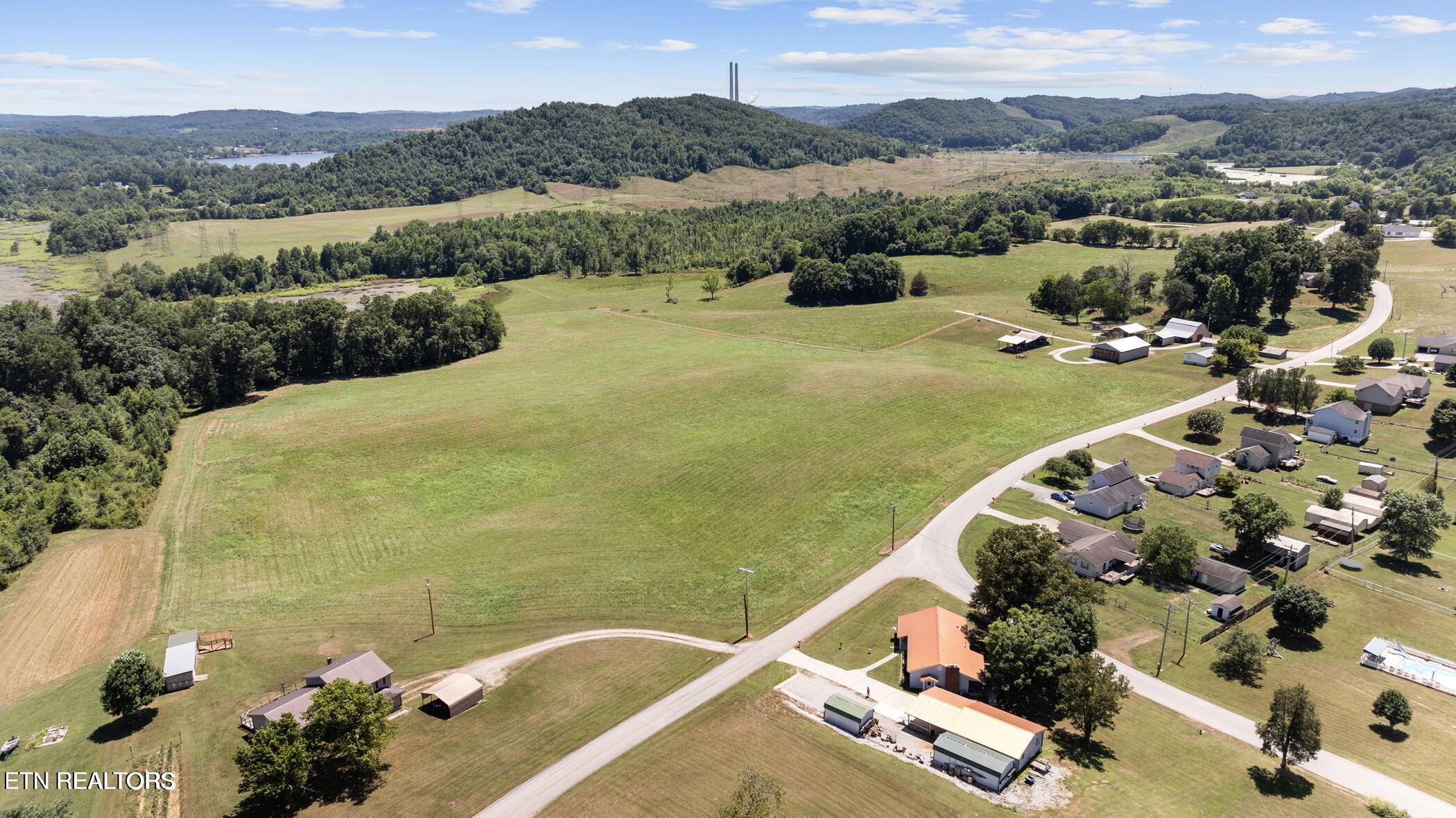 Harriman, TN 37748,1016 Swan Pond Circle Rd