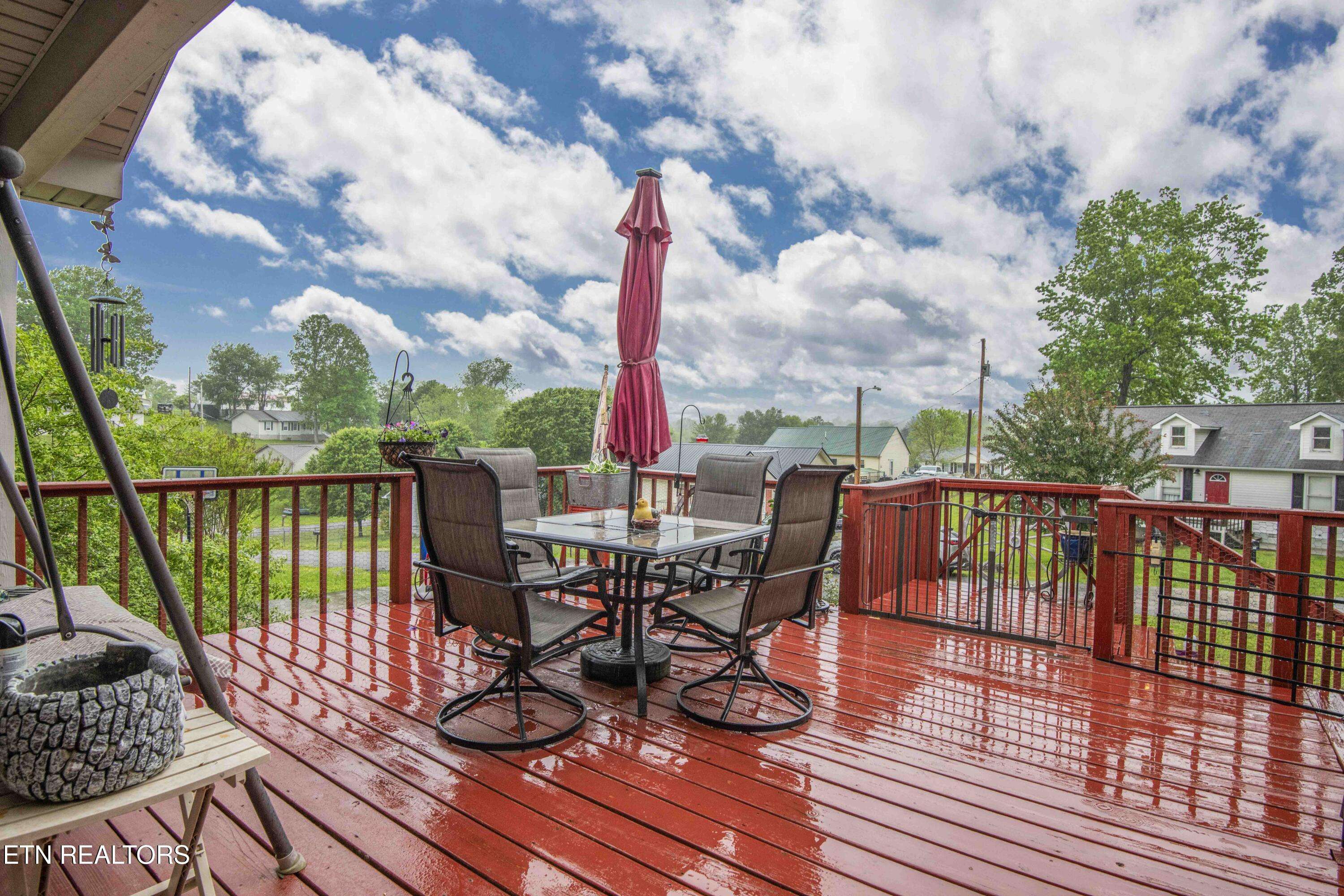 Lafollette, TN 37766,122 Miles LN