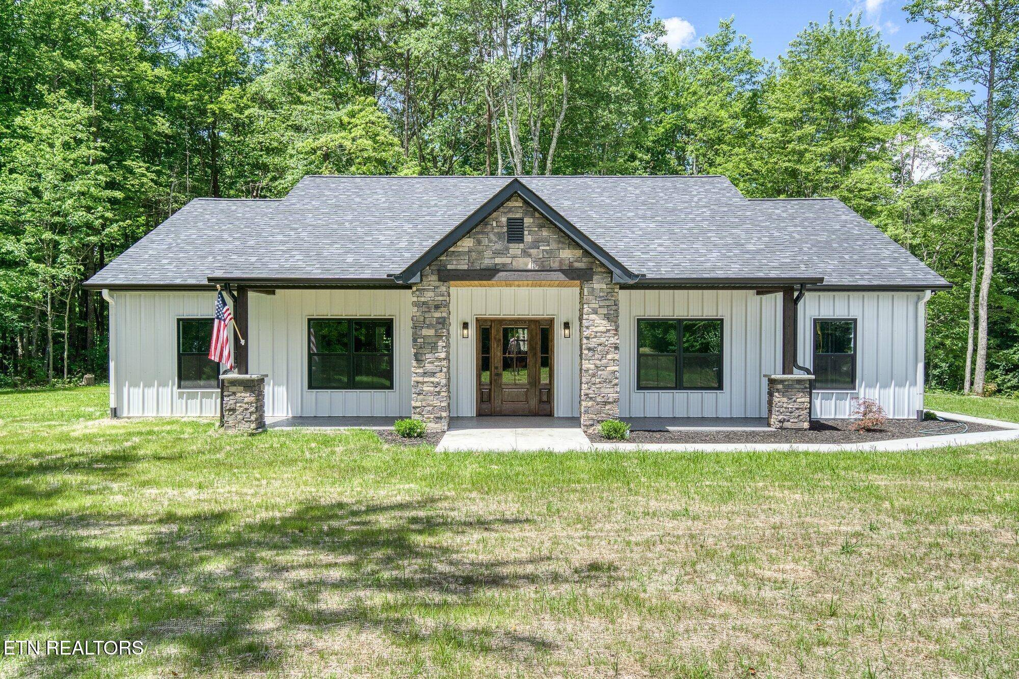 Monterey, TN 38574,335 Rocky Top