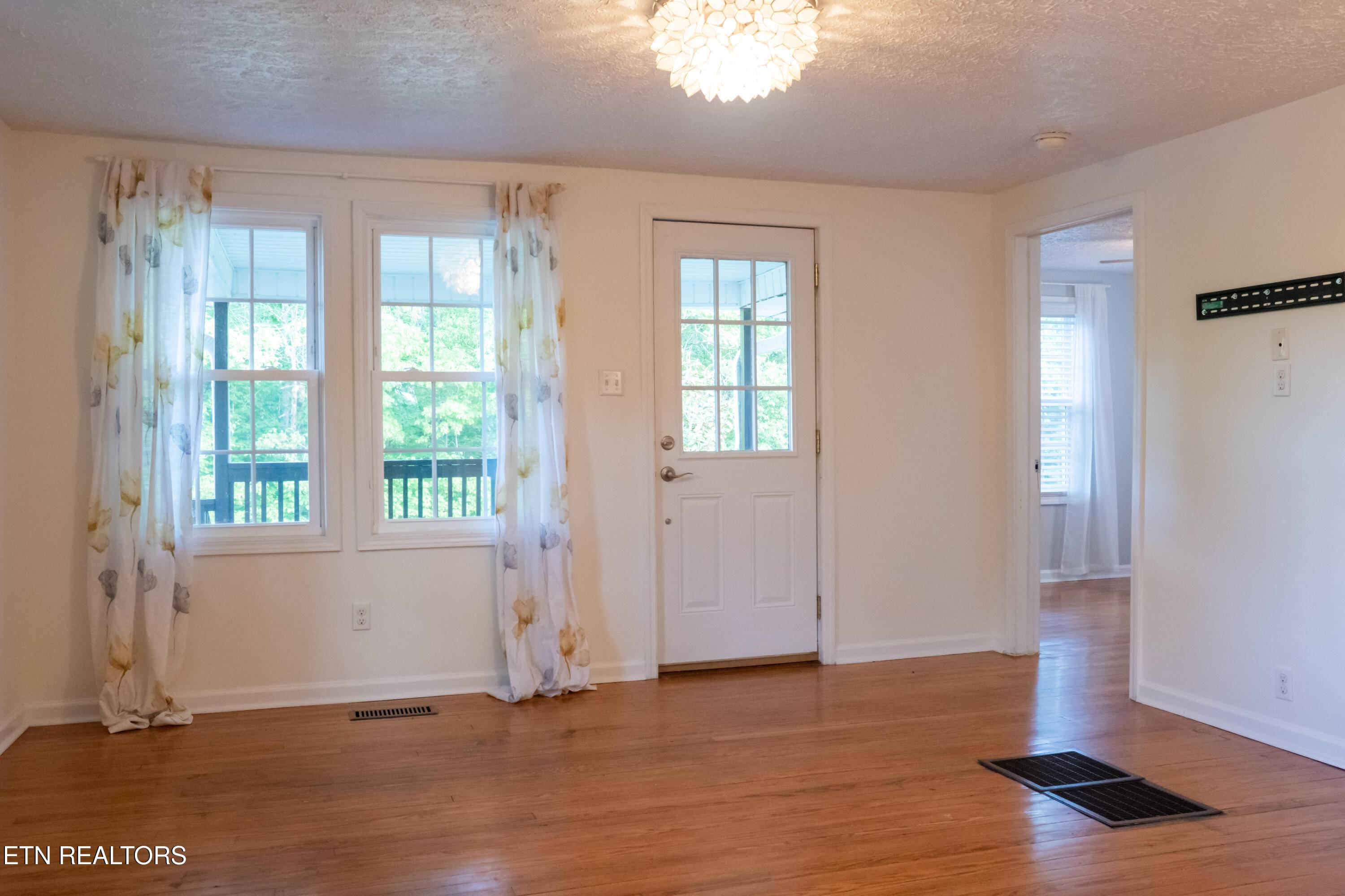 Livingston, TN 38570,204 Howard Rd