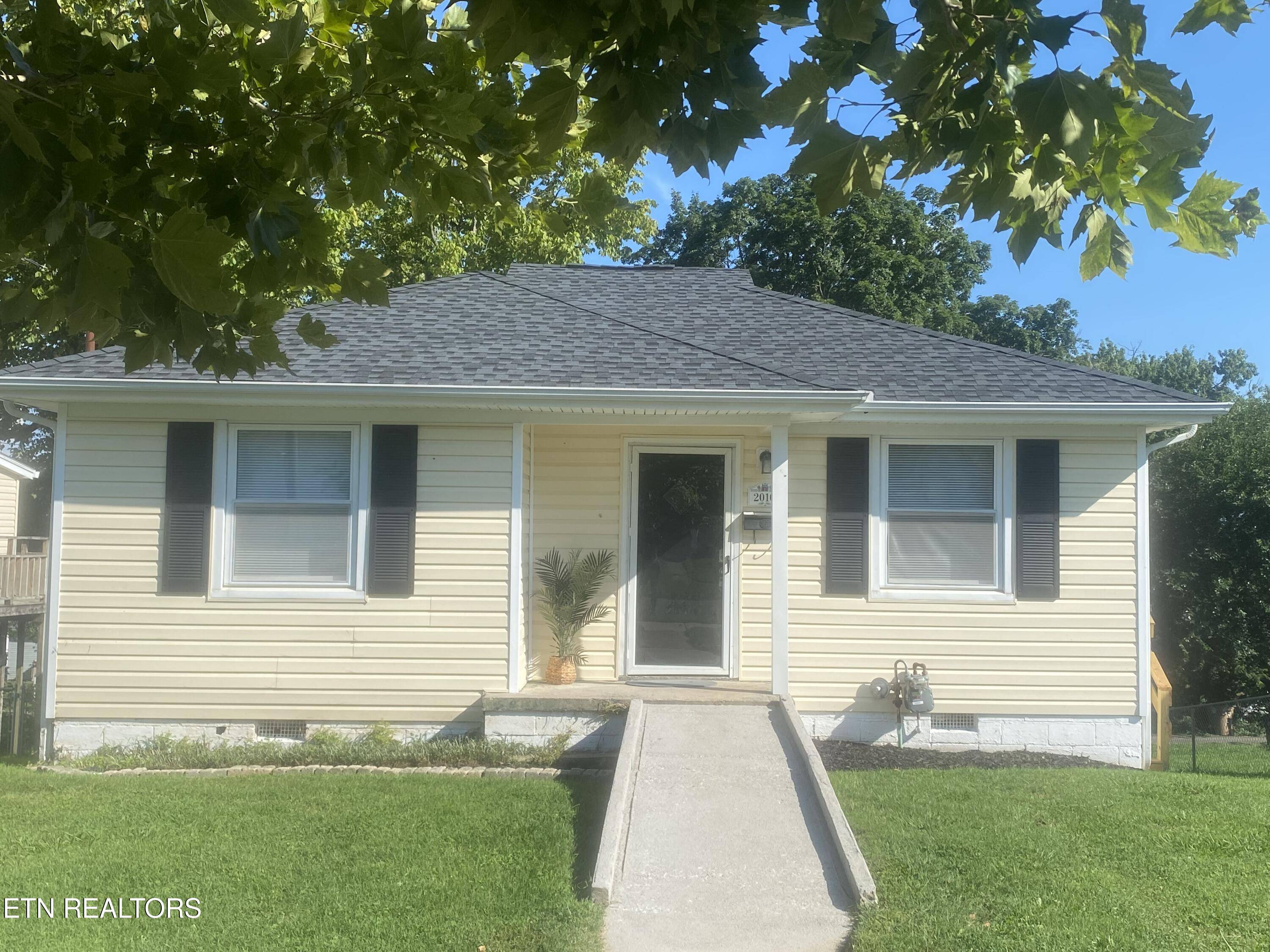 Knoxville, TN 37917,2010 Fine Ave