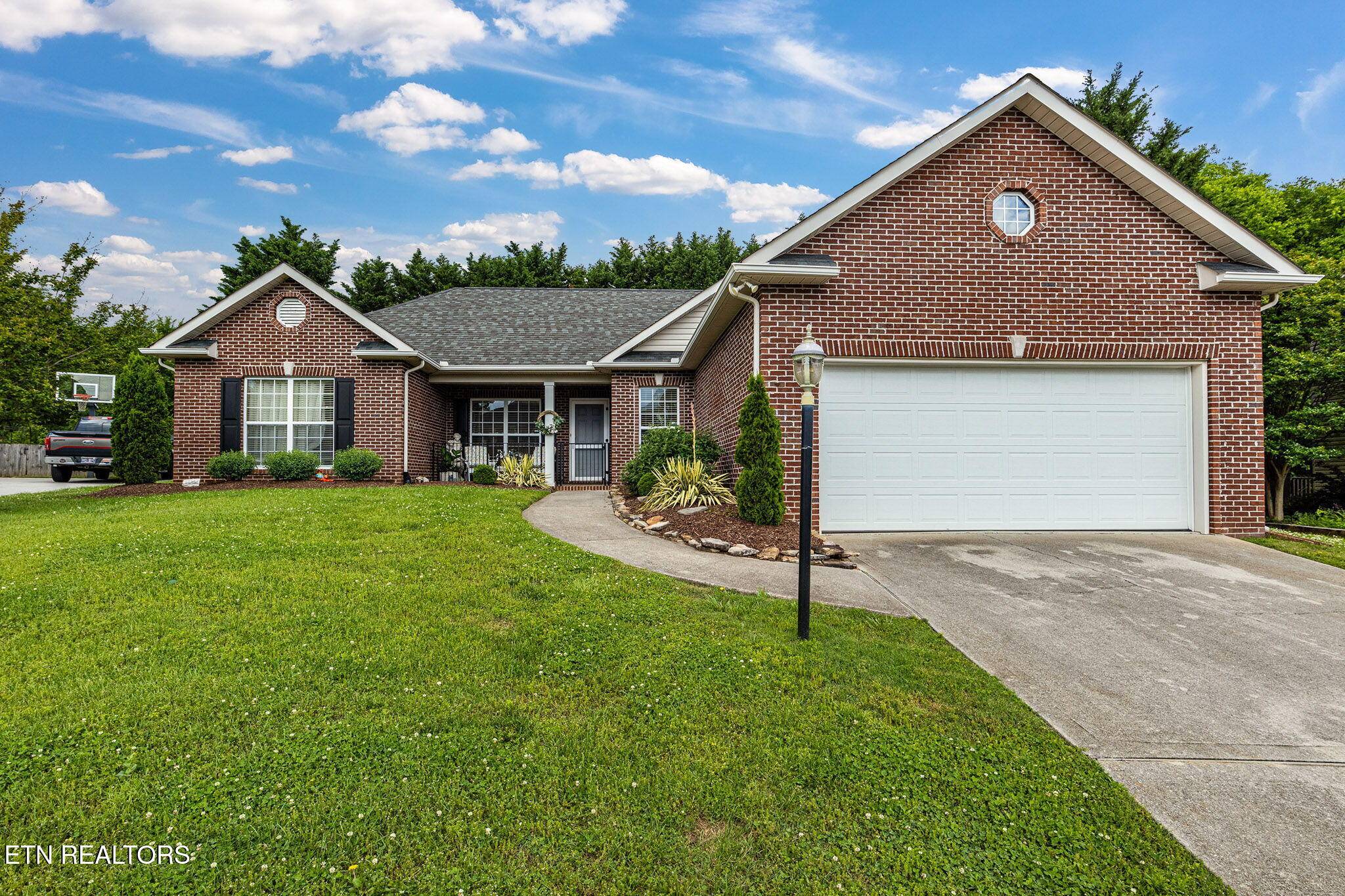 Knoxville, TN 37922,712 Baldwin Station LN