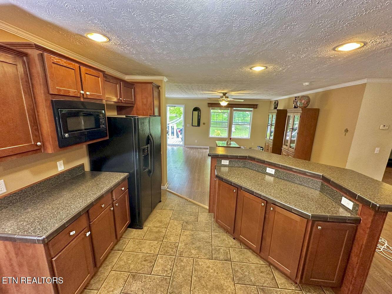 Dandridge, TN 37725,2218 Harvest LN