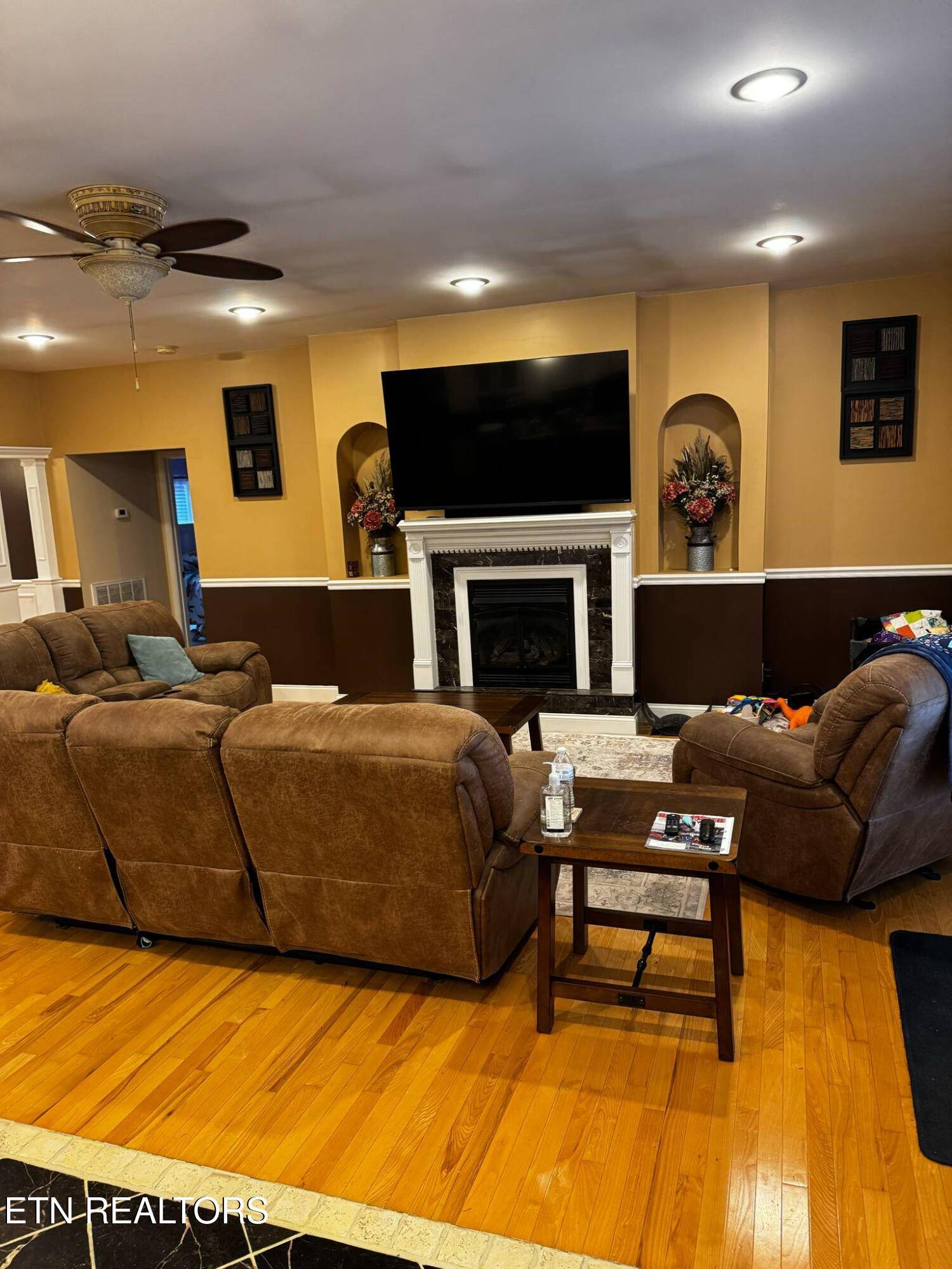 Middlesboro, KY 40965,900 Twin Fawn Trail