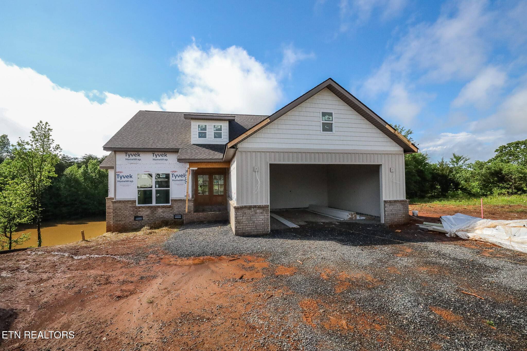 Maryville, TN 37801,930 Loblolly LN