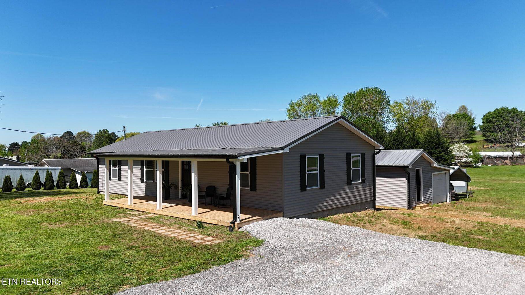 Dandridge, TN 37725,1712 Old Oak Grove Rd