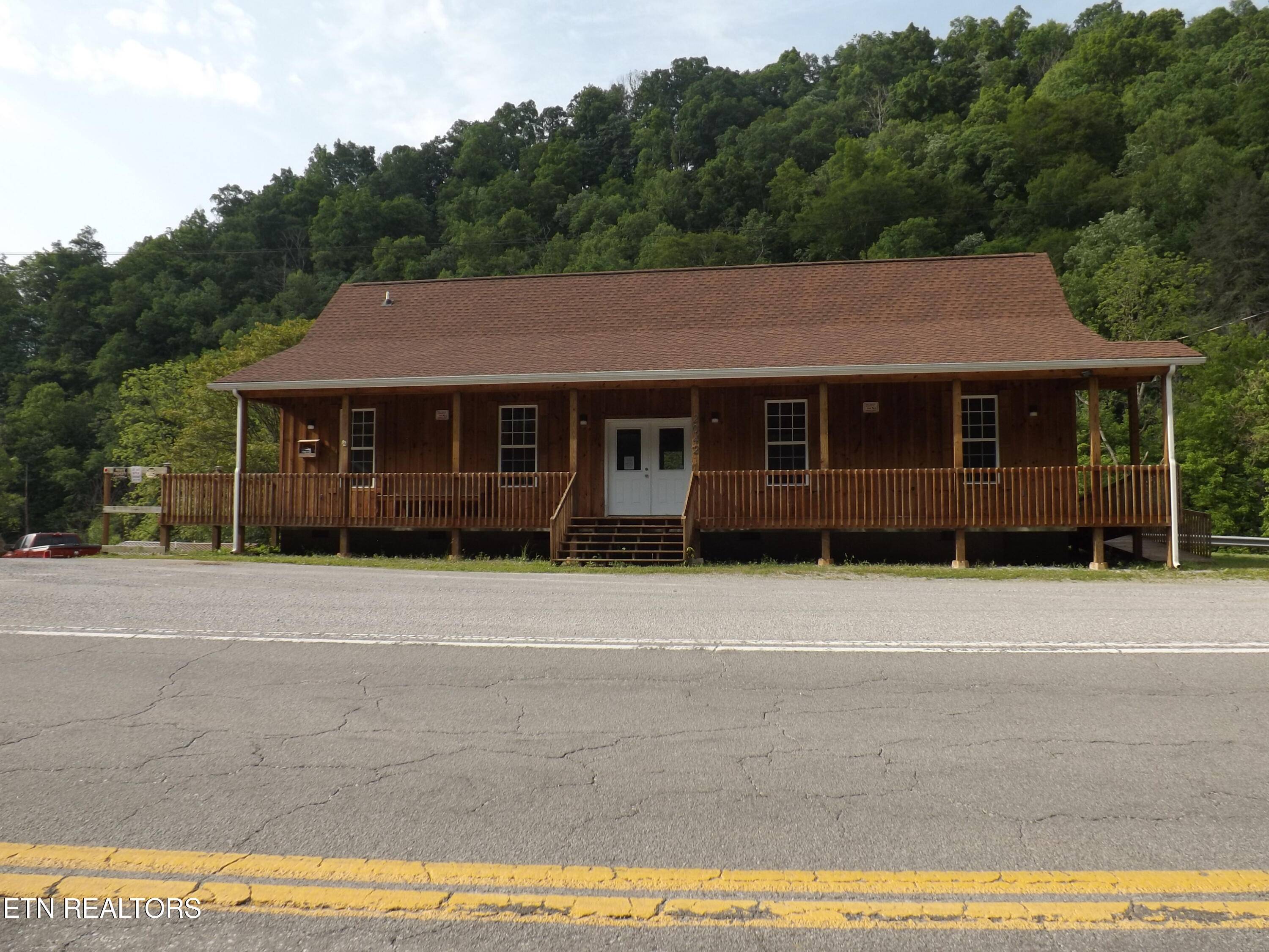 Harrogate, TN 37752,2042 Forge Ridge Rd