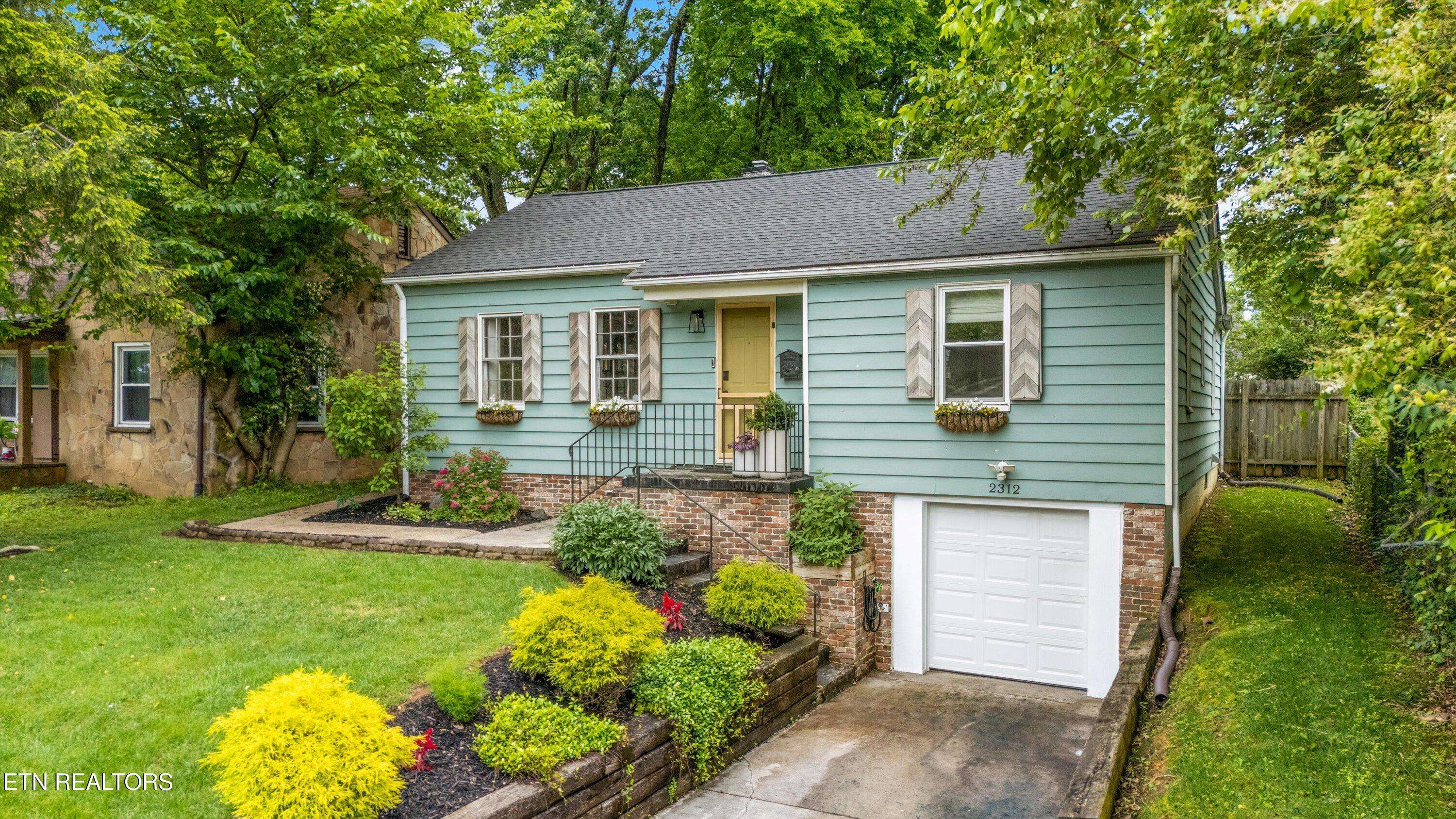 Knoxville, TN 37917,2312 Woodbine Ave