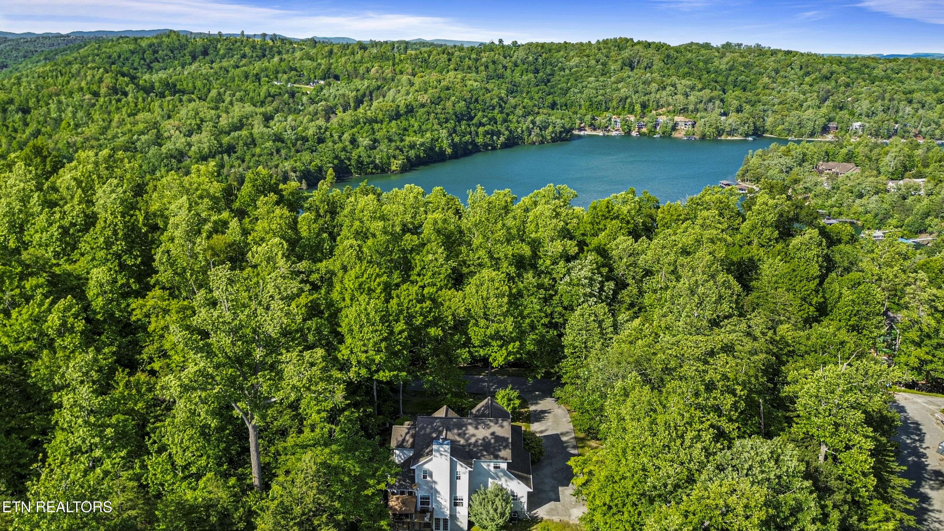 Jacksboro, TN 37757,221 Stony Rock LN