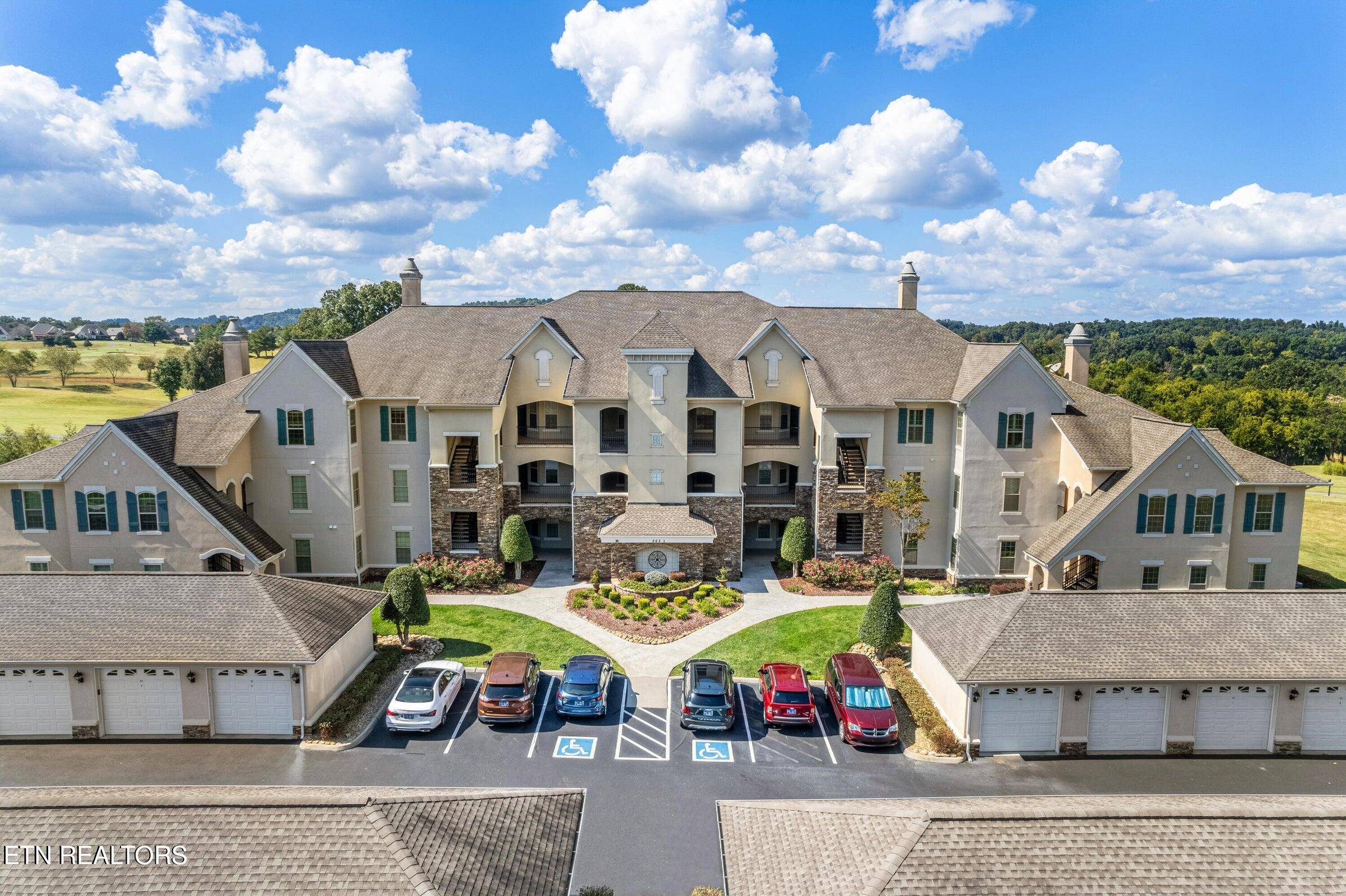 Vonore, TN 37885,565 Rarity Bay Pkwy #107
