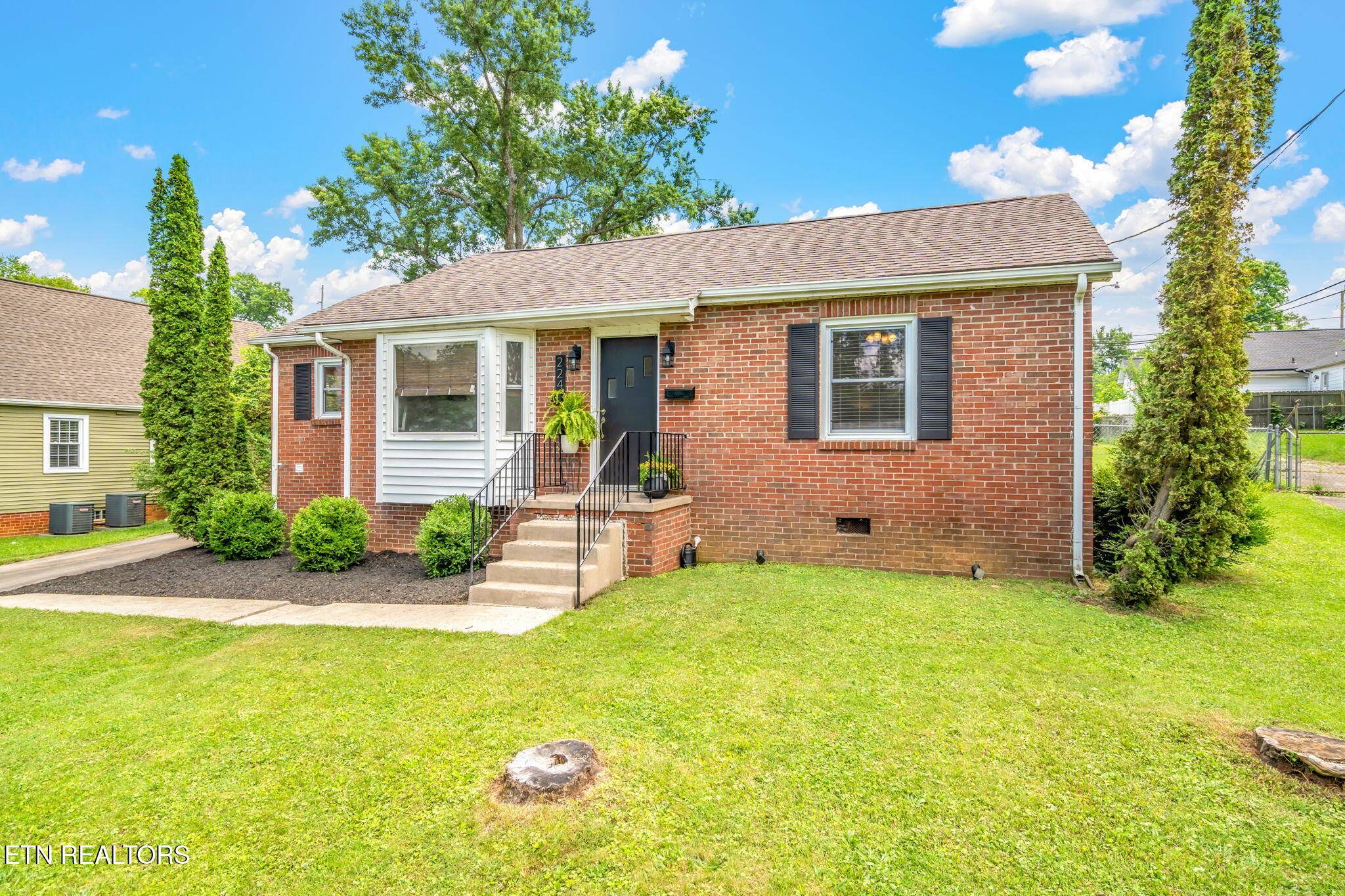 Knoxville, TN 37918,224 Doughty DR