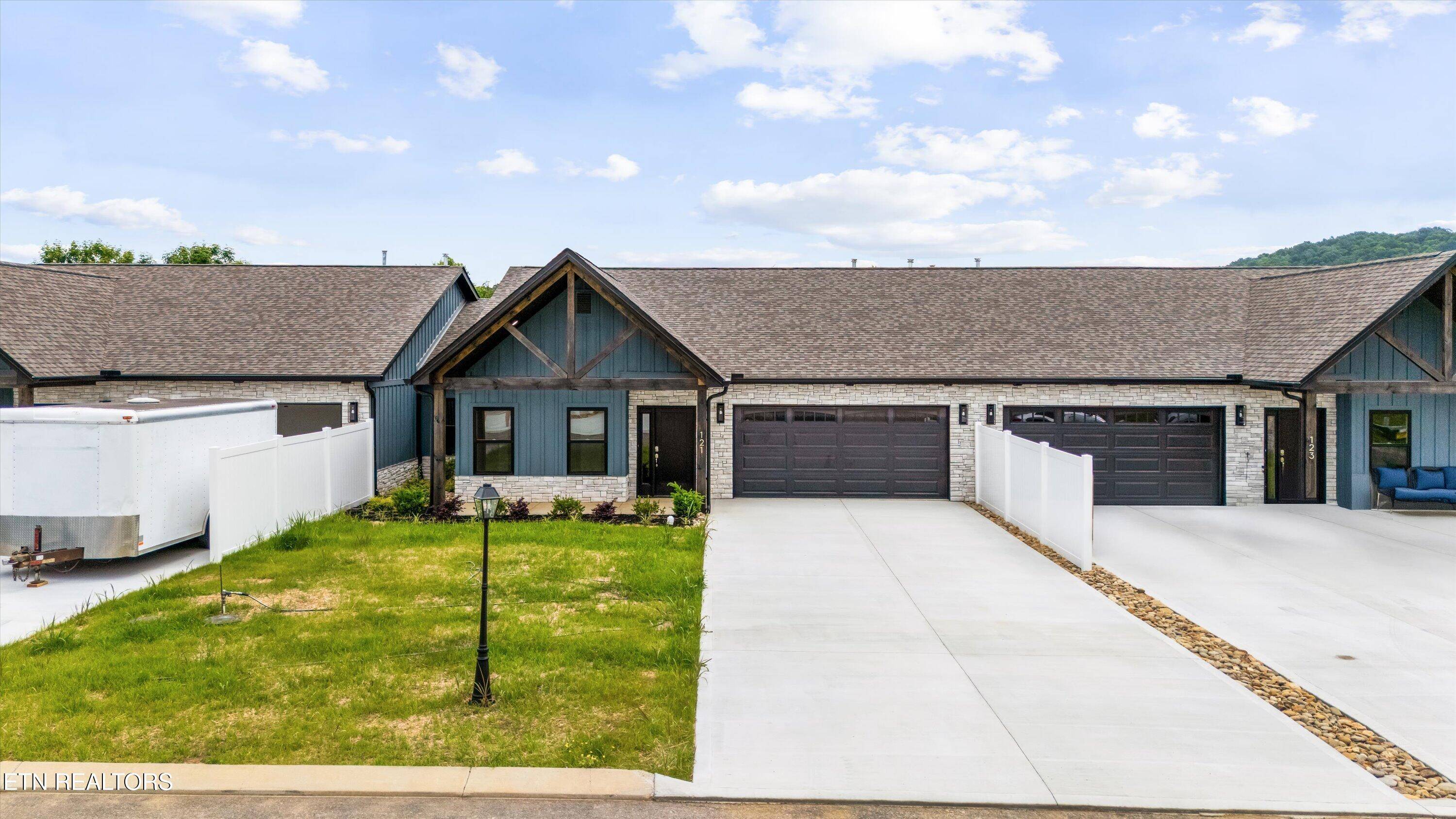 Andersonville, TN 37705,121 Blue Phlox LN