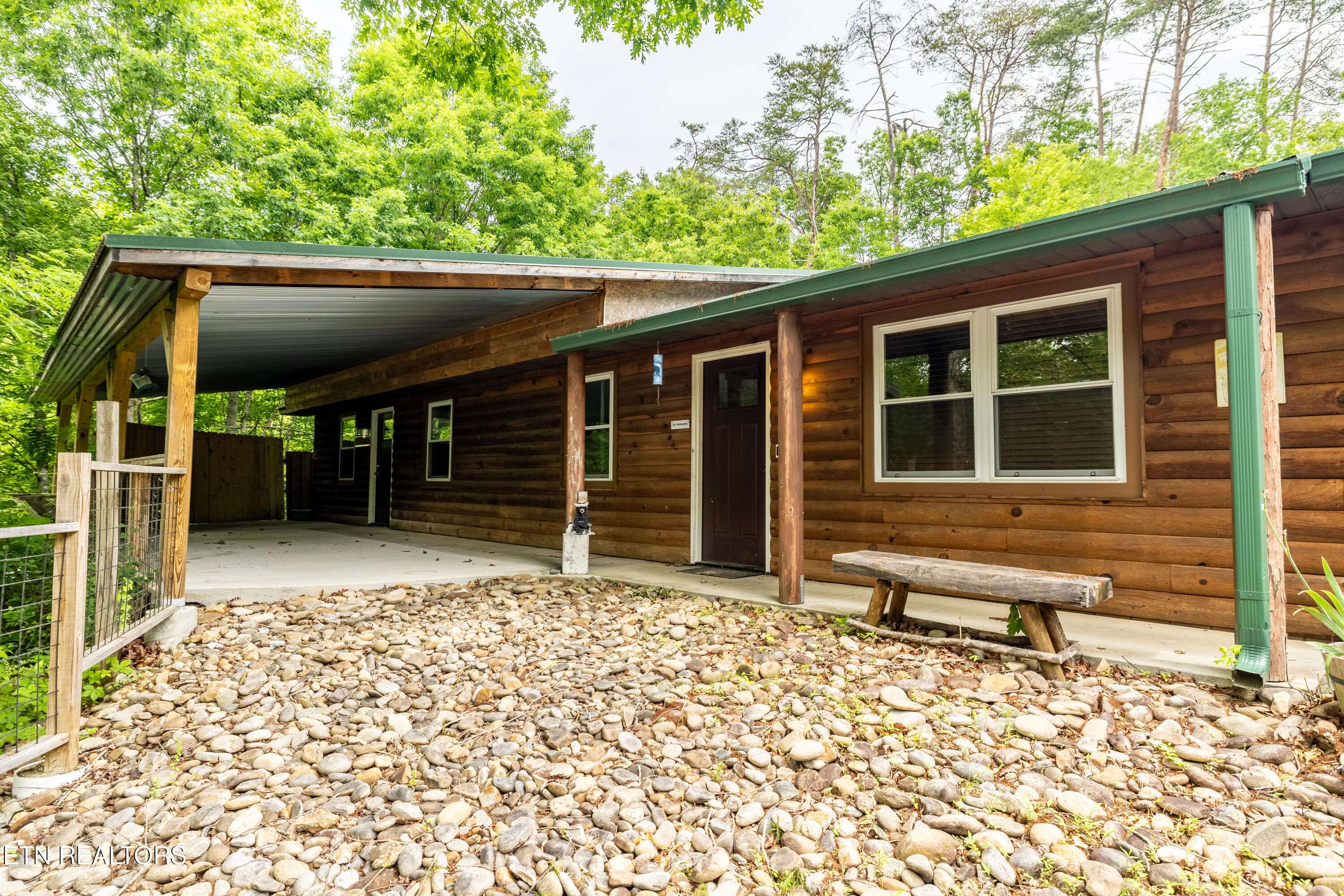 Pigeon Forge, TN 37863,3305 Leonard Huskey LN