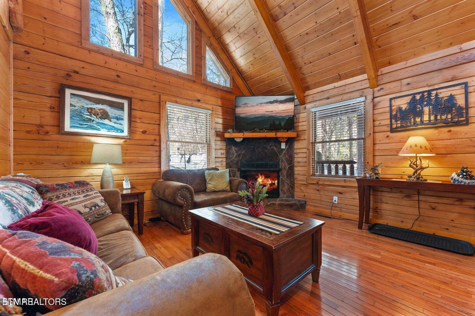 Sevierville, TN 37876,1304 Pine Tr