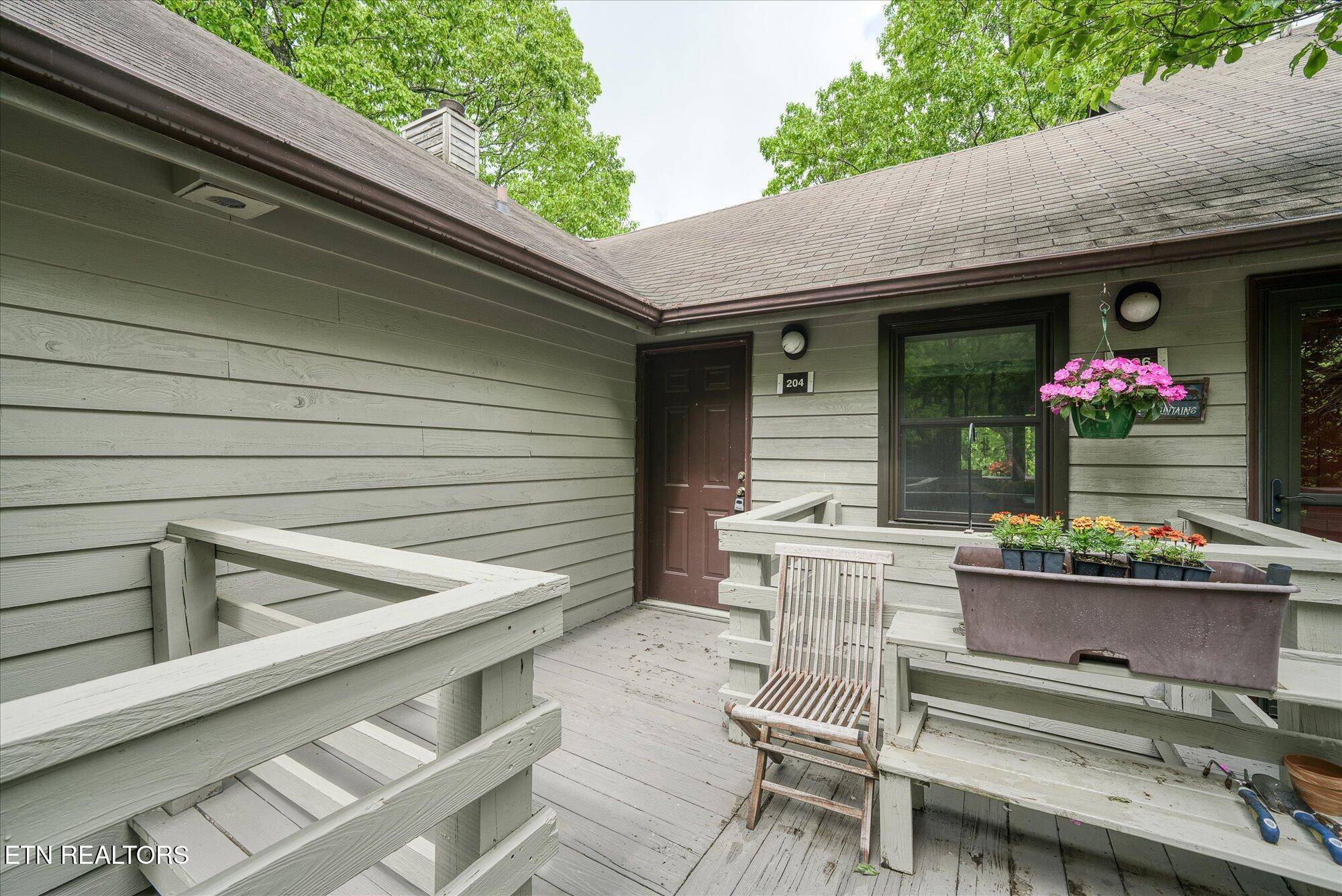 Crab Orchard, TN 37723,281 Moytoy Rd #204