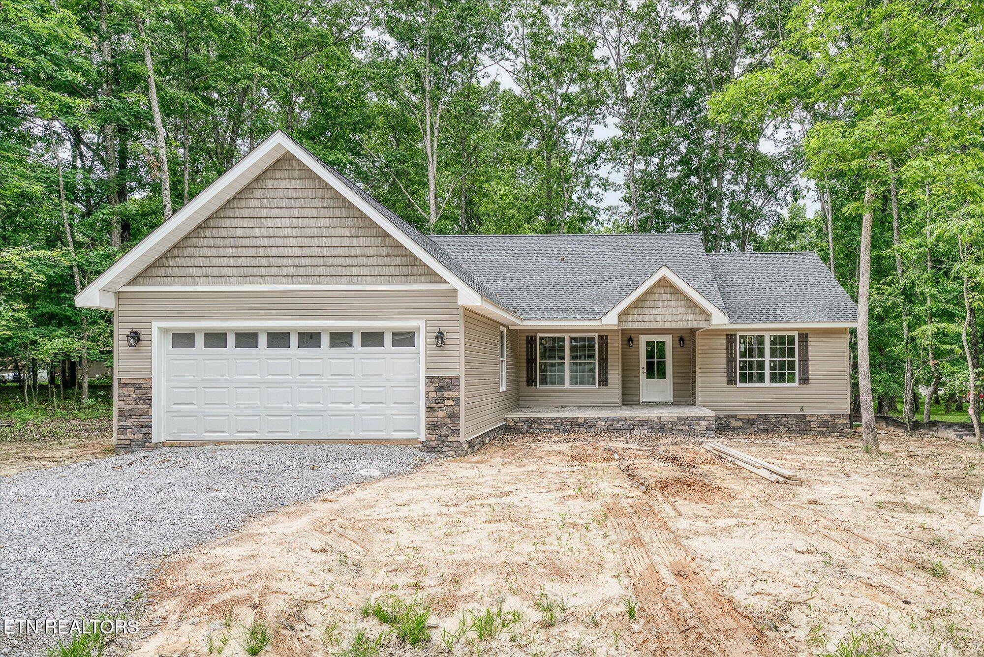 Crossville, TN 38558,112 Dover LN