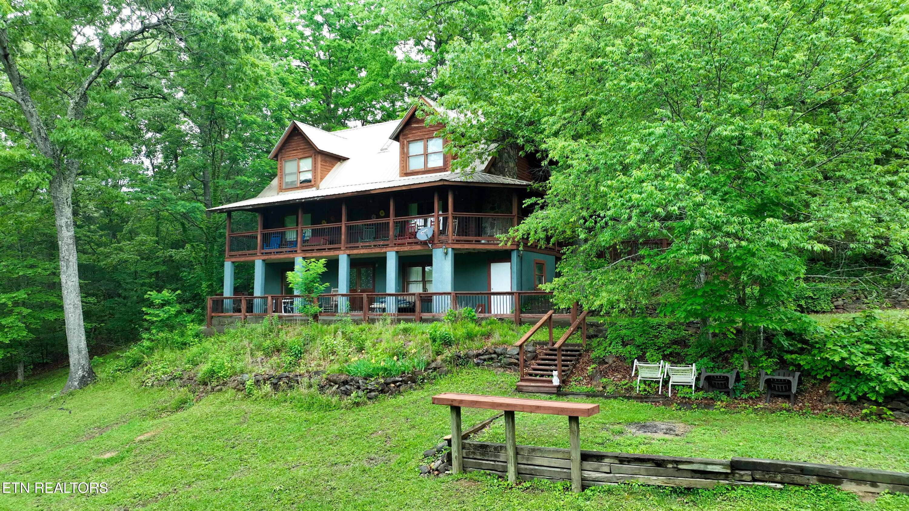 Tellico Plains, TN 37385,200 Peachtree LN
