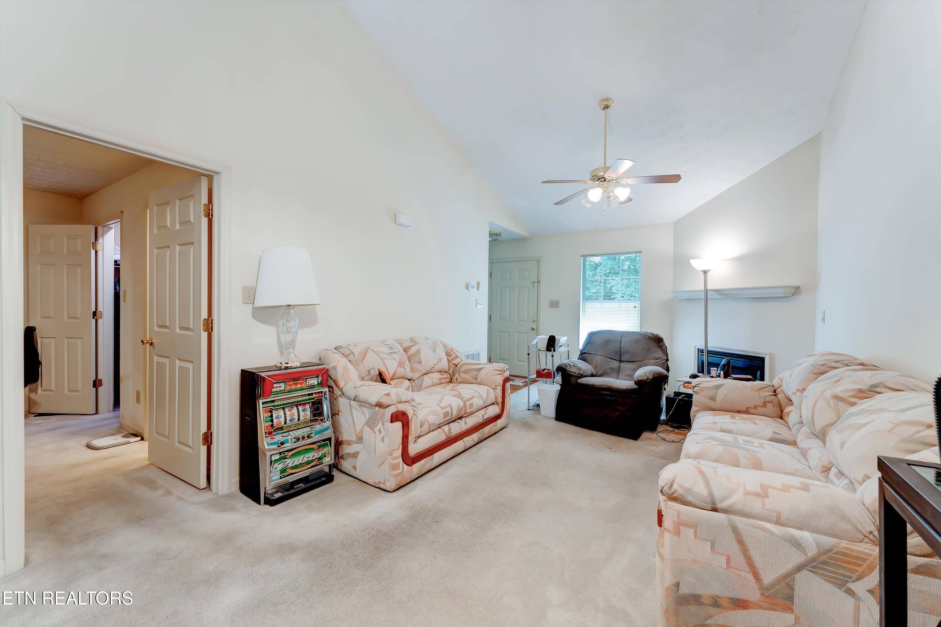 Knoxville, TN 37923,692 Shadywood LN