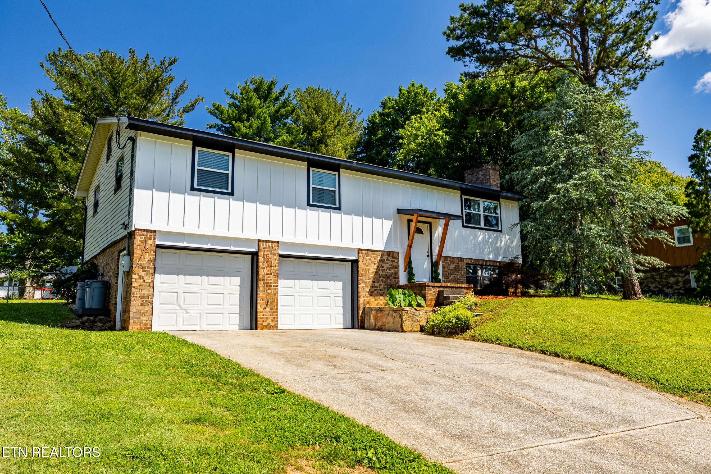 Maryville, TN 37803,2136 Colonial CIR