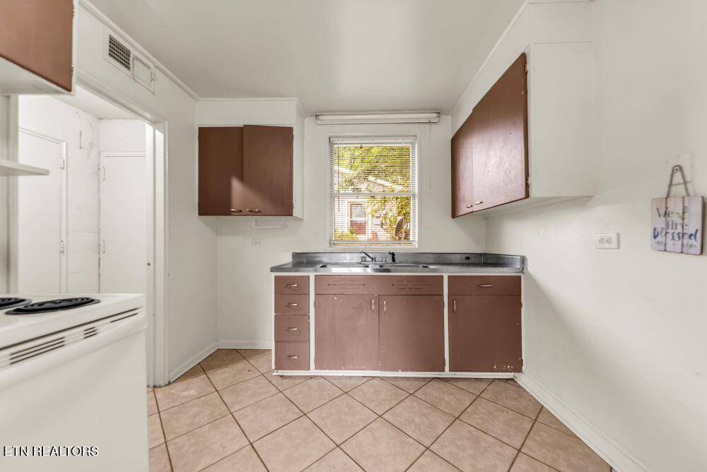 Oak Ridge, TN 37830,255 Purdue Ave