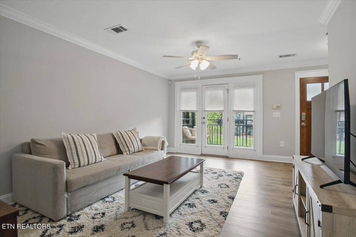 Knoxville, TN 37920,3950 Cherokee Woods Way #204
