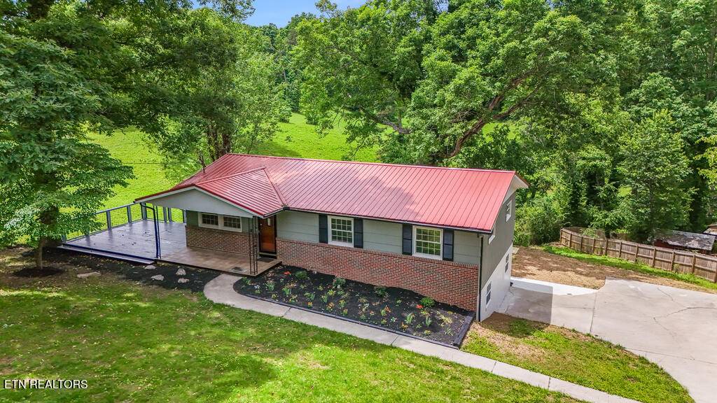 Clinton, TN 37716,110 Courtland LN