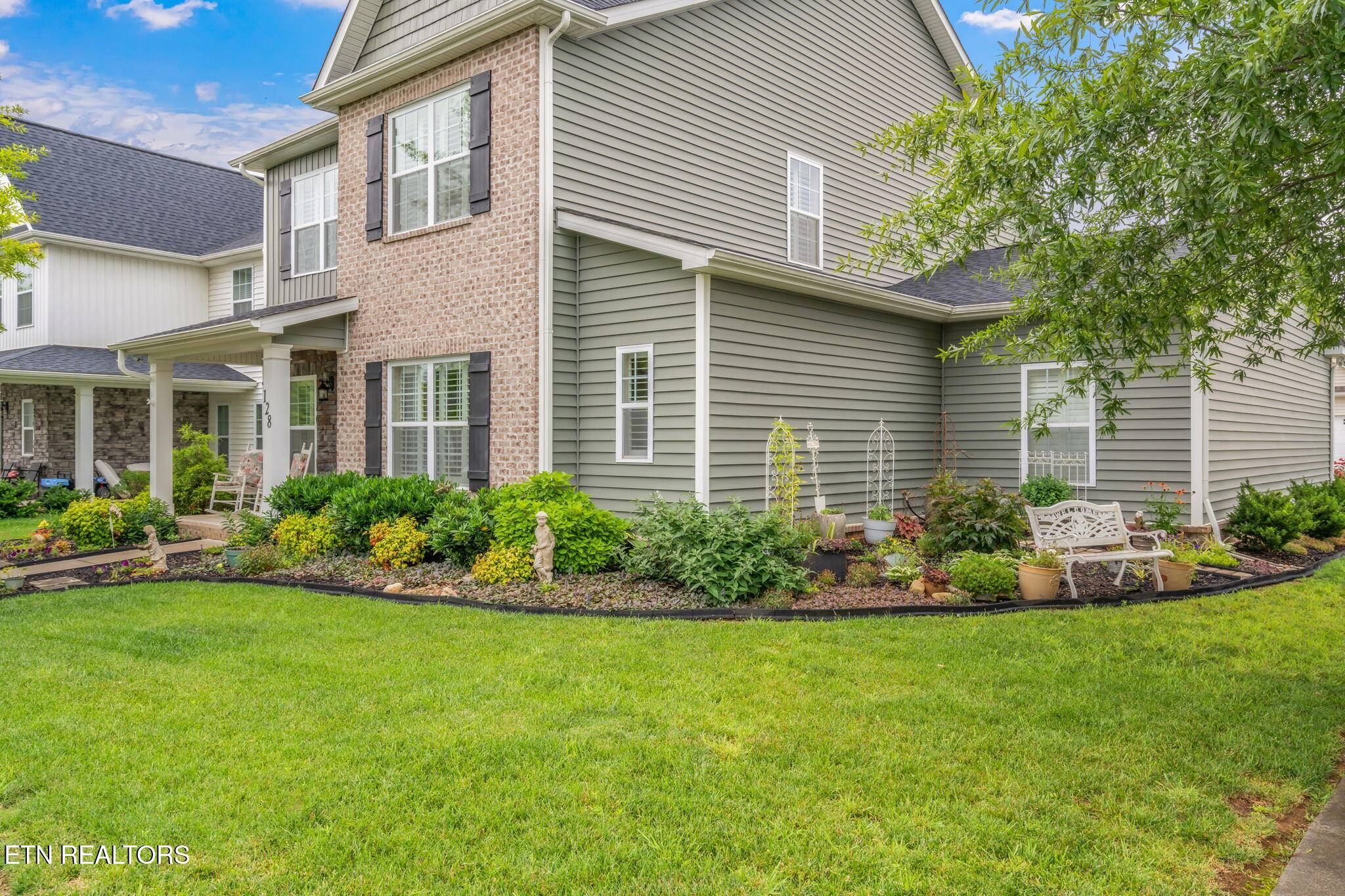 Oak Ridge, TN 37830,128 Hackberry St
